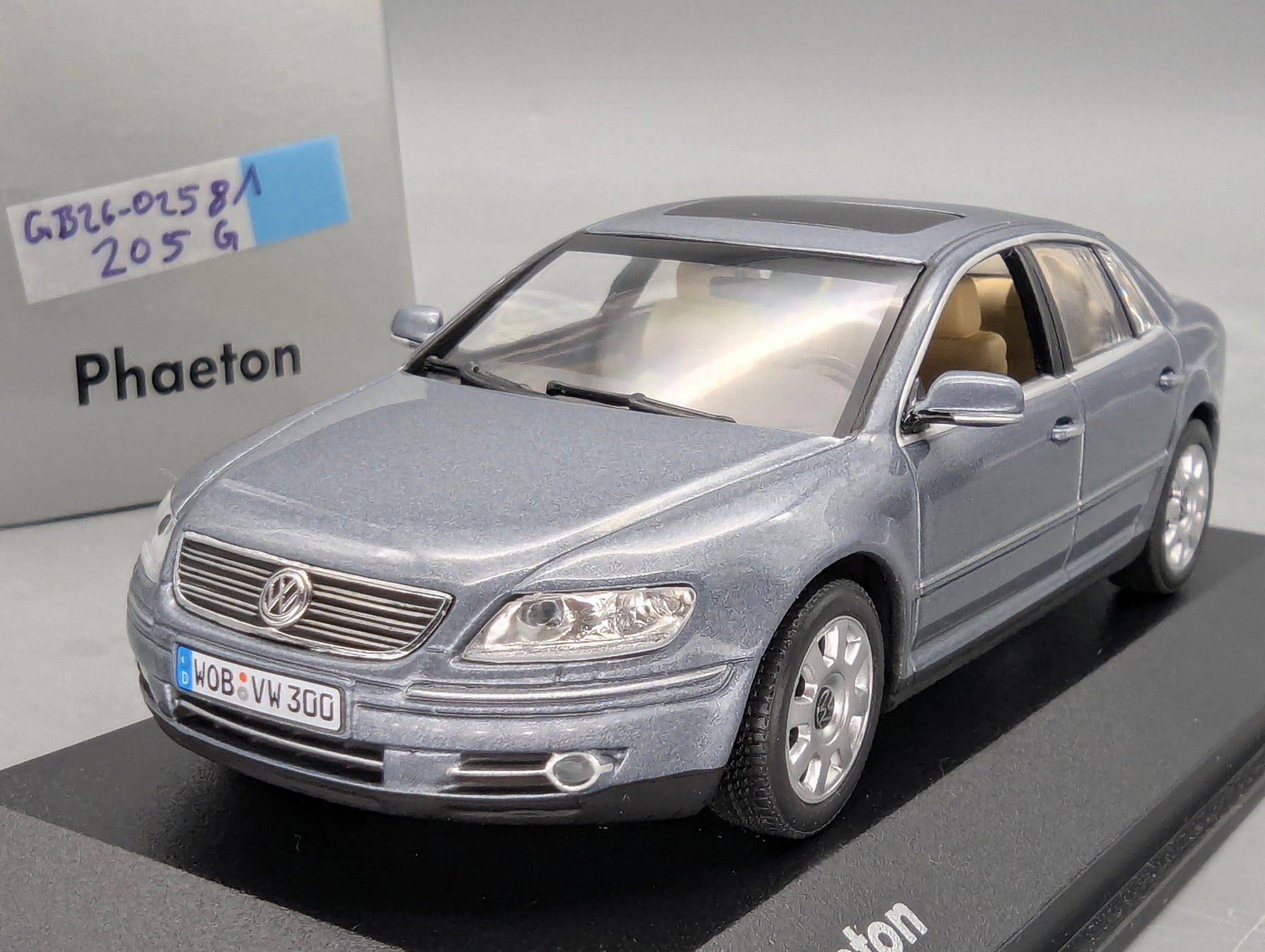 Model Cars 1:43 Minichamps Mercedes Benz SL65 AMG Black Series Silver with original packaging