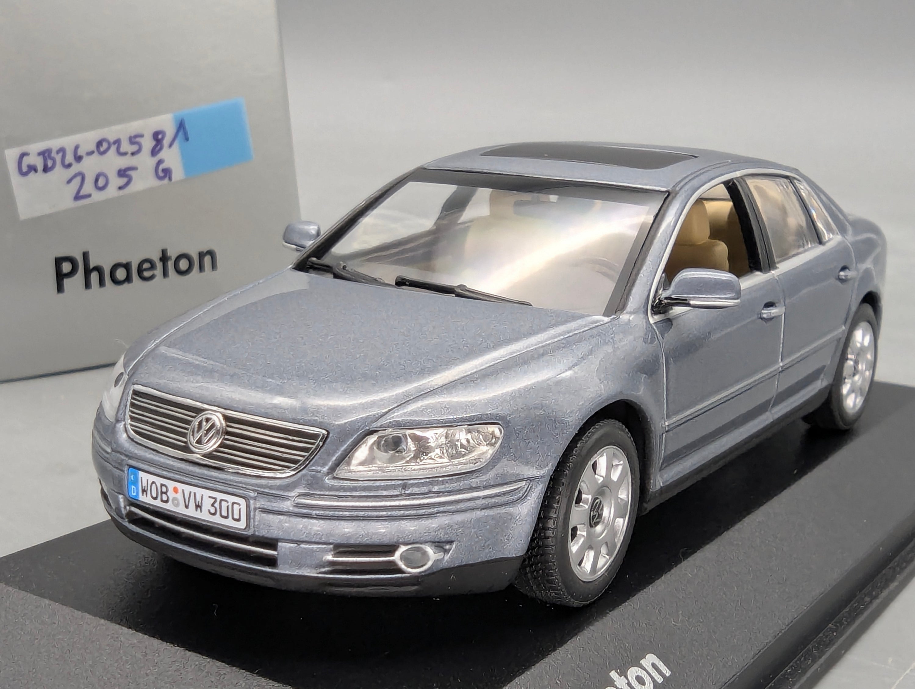 Model Cars 1:43 Minichamps Mercedes Benz SL65 AMG Black Series Silver with original packaging