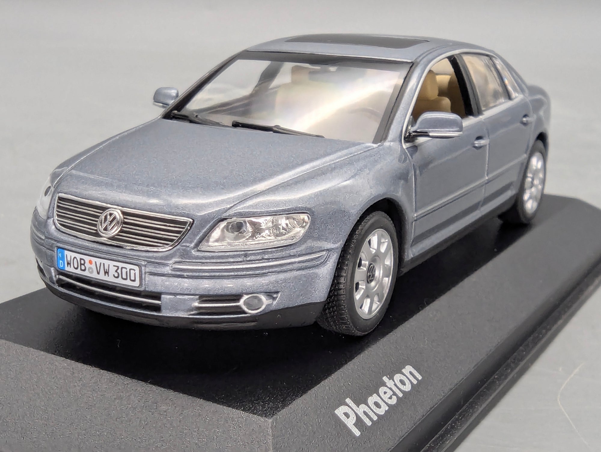 Model Cars 1:43 Minichamps Mercedes Benz SL65 AMG Black Series Silver with original packaging