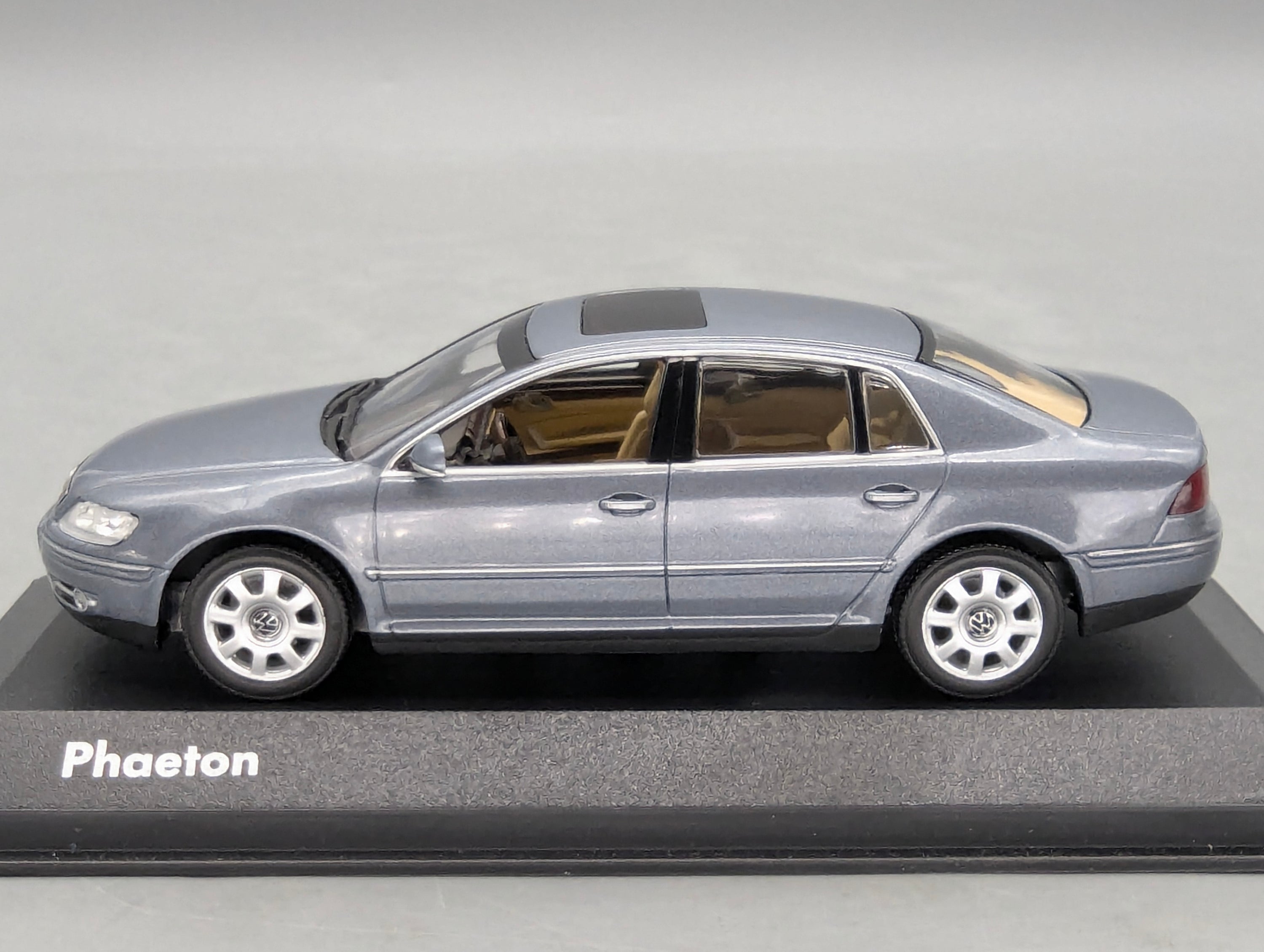Model Cars 1:43 Minichamps Mercedes Benz SL65 AMG Black Series Silver with original packaging
