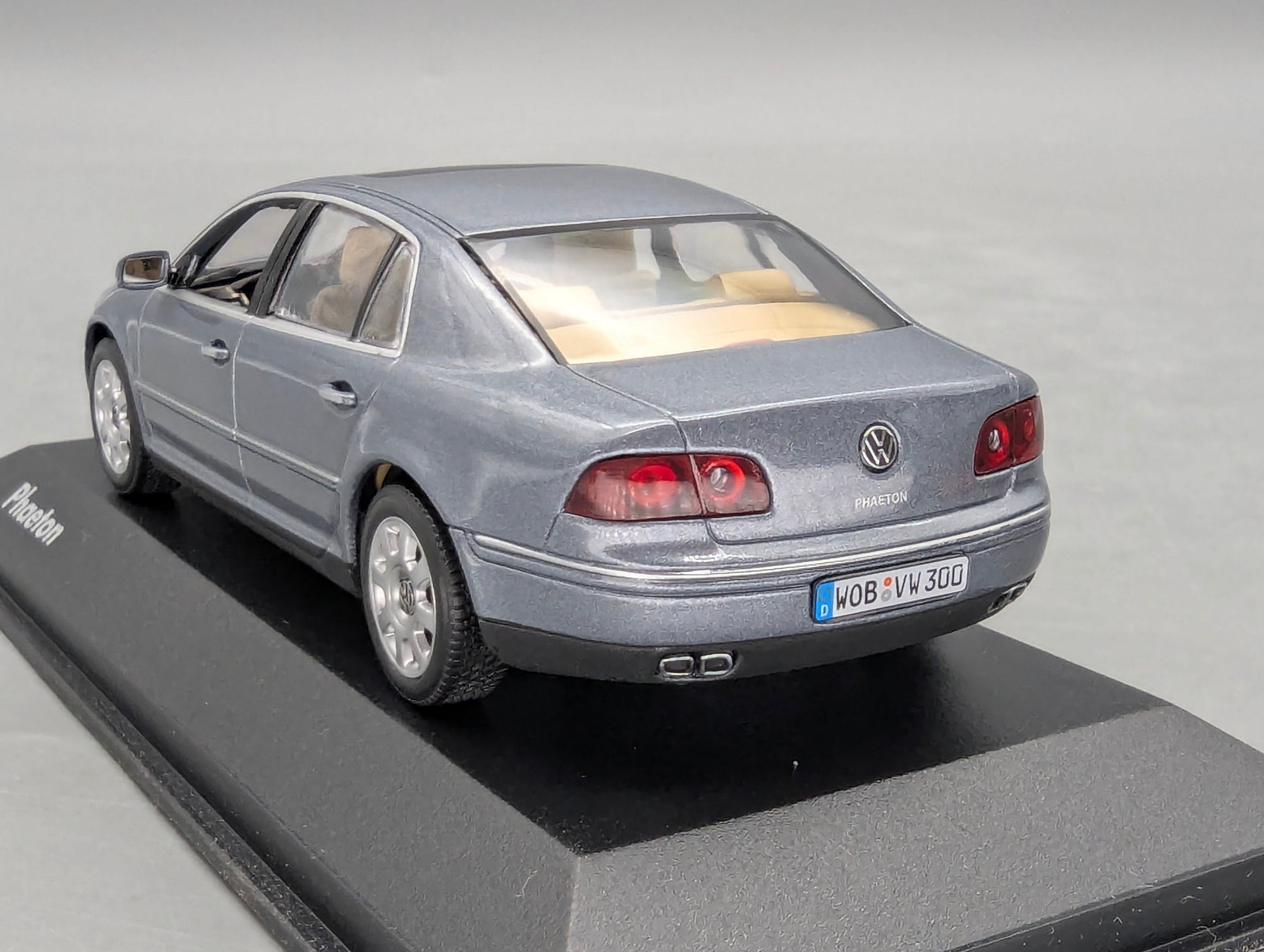 Model Cars 1:43 Minichamps Mercedes Benz SL65 AMG Black Series Silver with original packaging
