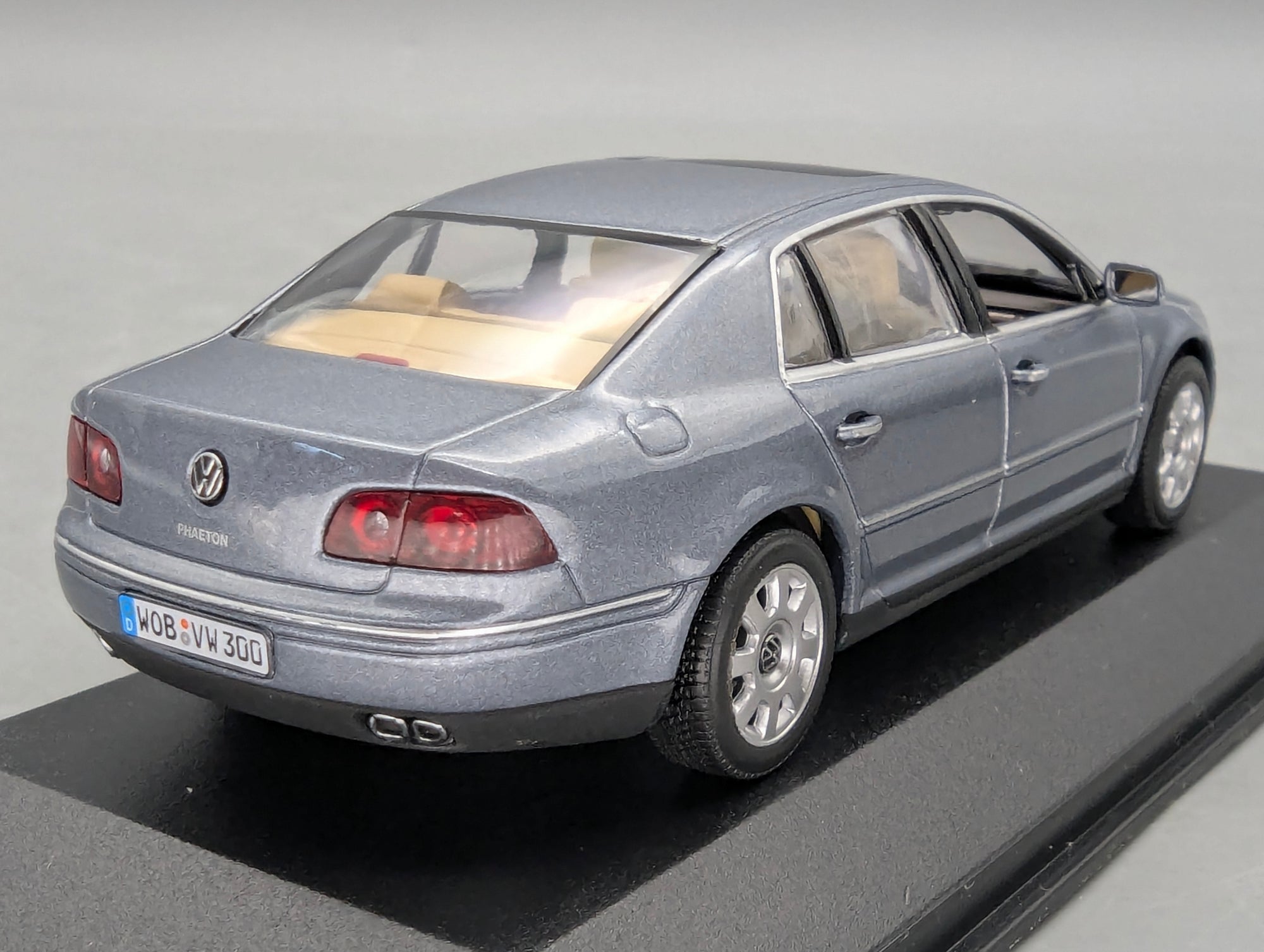 Model Cars 1:43 Minichamps Mercedes Benz SL65 AMG Black Series Silver with original packaging