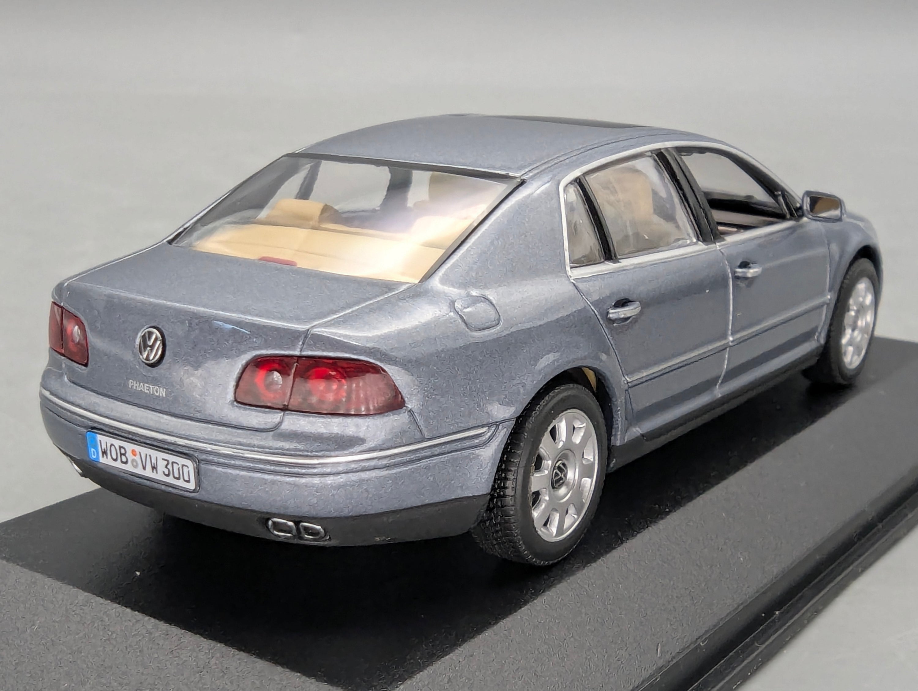 Model Cars 1:43 Minichamps Mercedes Benz SL65 AMG Black Series Silver with original packaging