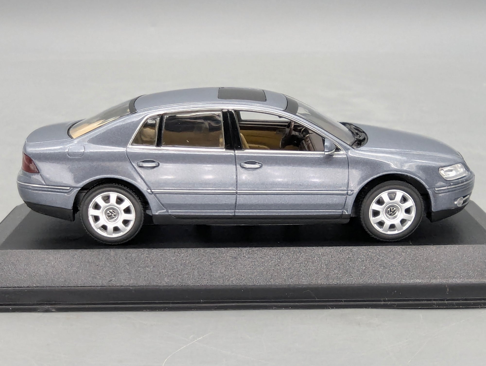 Model Cars 1:43 Minichamps Mercedes Benz SL65 AMG Black Series Silver with original packaging