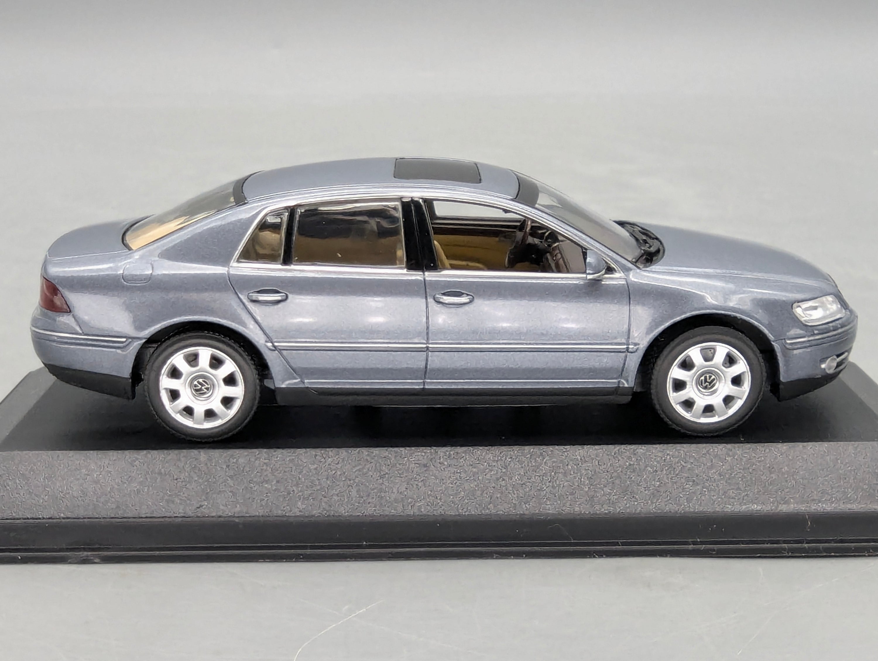 Model Cars 1:43 Minichamps Mercedes Benz SL65 AMG Black Series Silver with original packaging