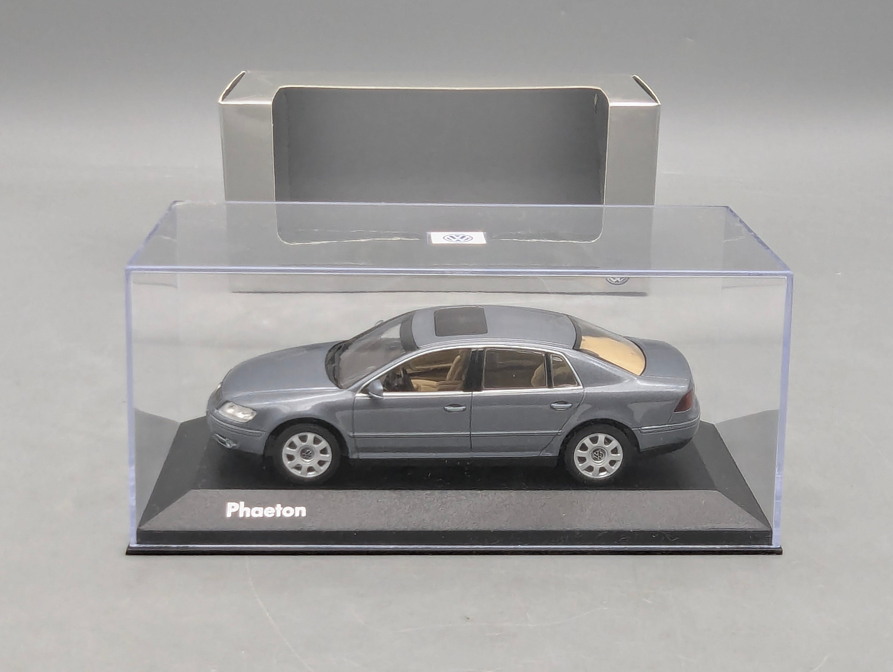 Model Cars 1:43 Minichamps Mercedes Benz SL65 AMG Black Series Silver with original packaging
