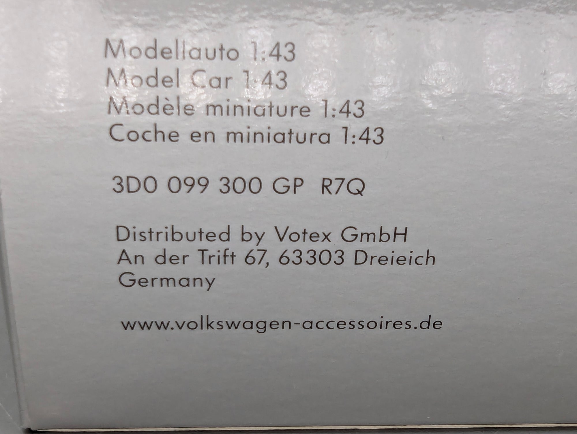Model Cars 1:43 Minichamps Mercedes Benz SL65 AMG Black Series Silver with original packaging