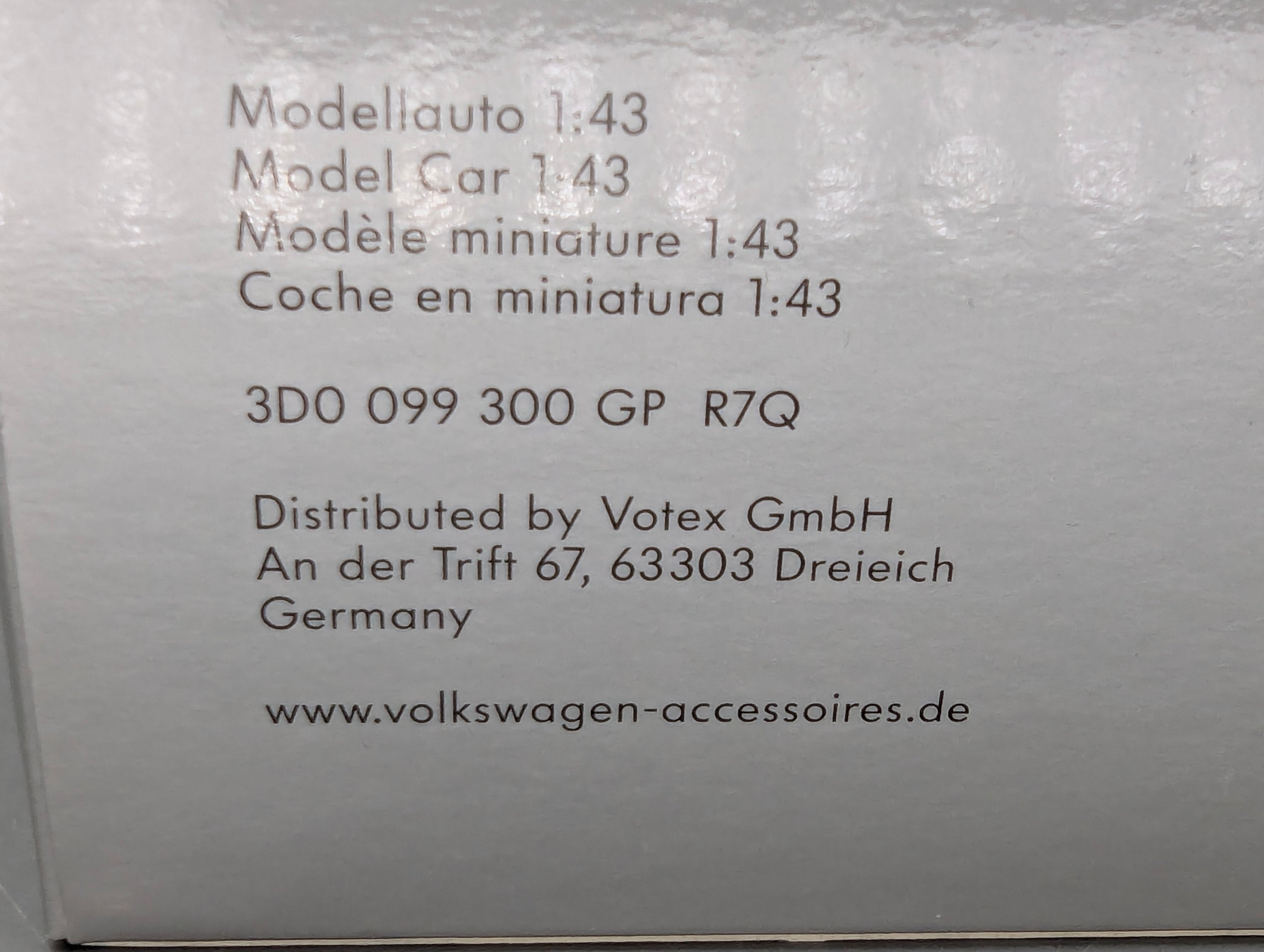 Model Cars 1:43 Minichamps Mercedes Benz SL65 AMG Black Series Silver with original packaging