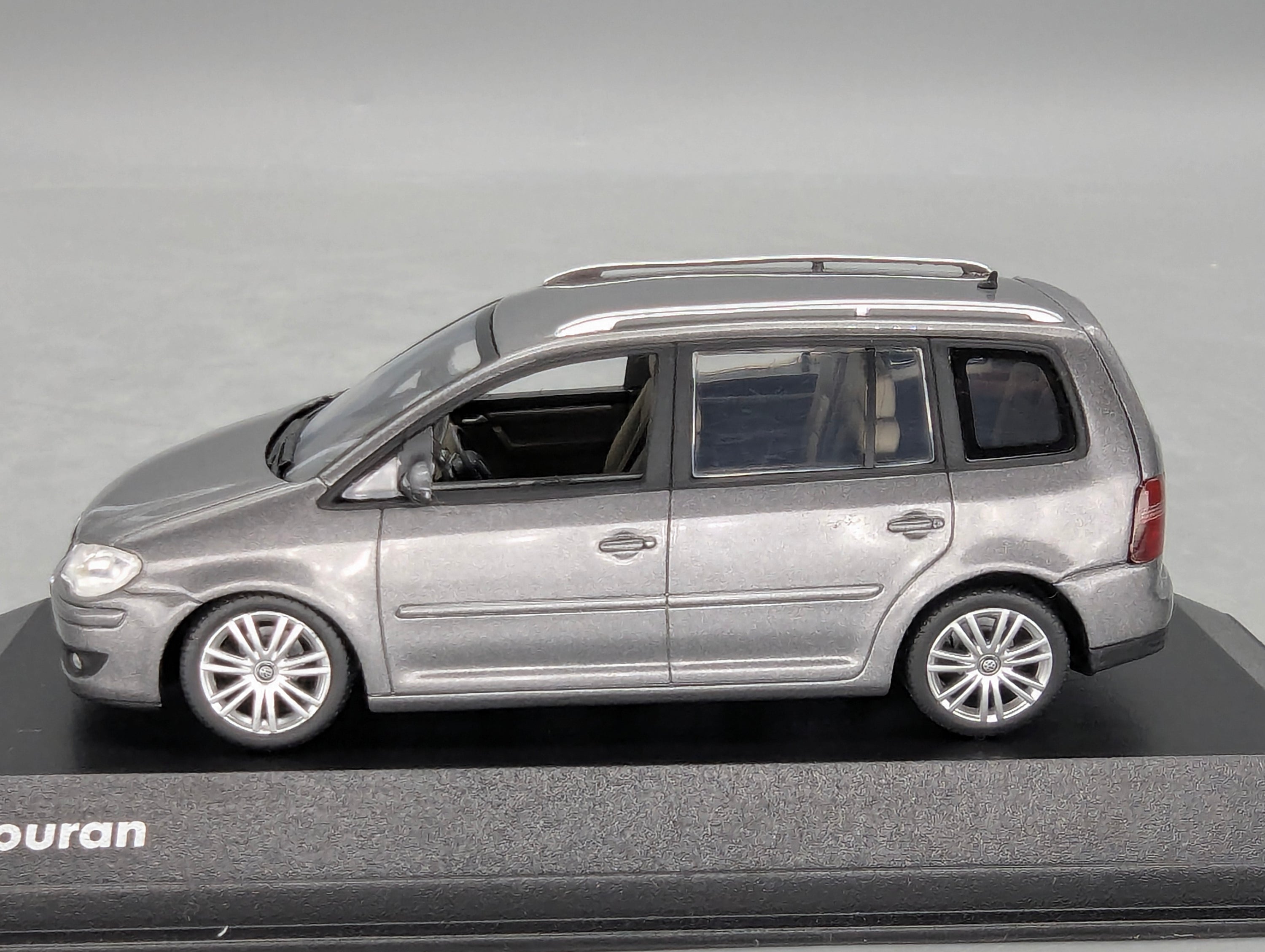 Model Cars 1:43 Minichamps Mercedes Benz SL65 AMG Black Series Silver with original packaging