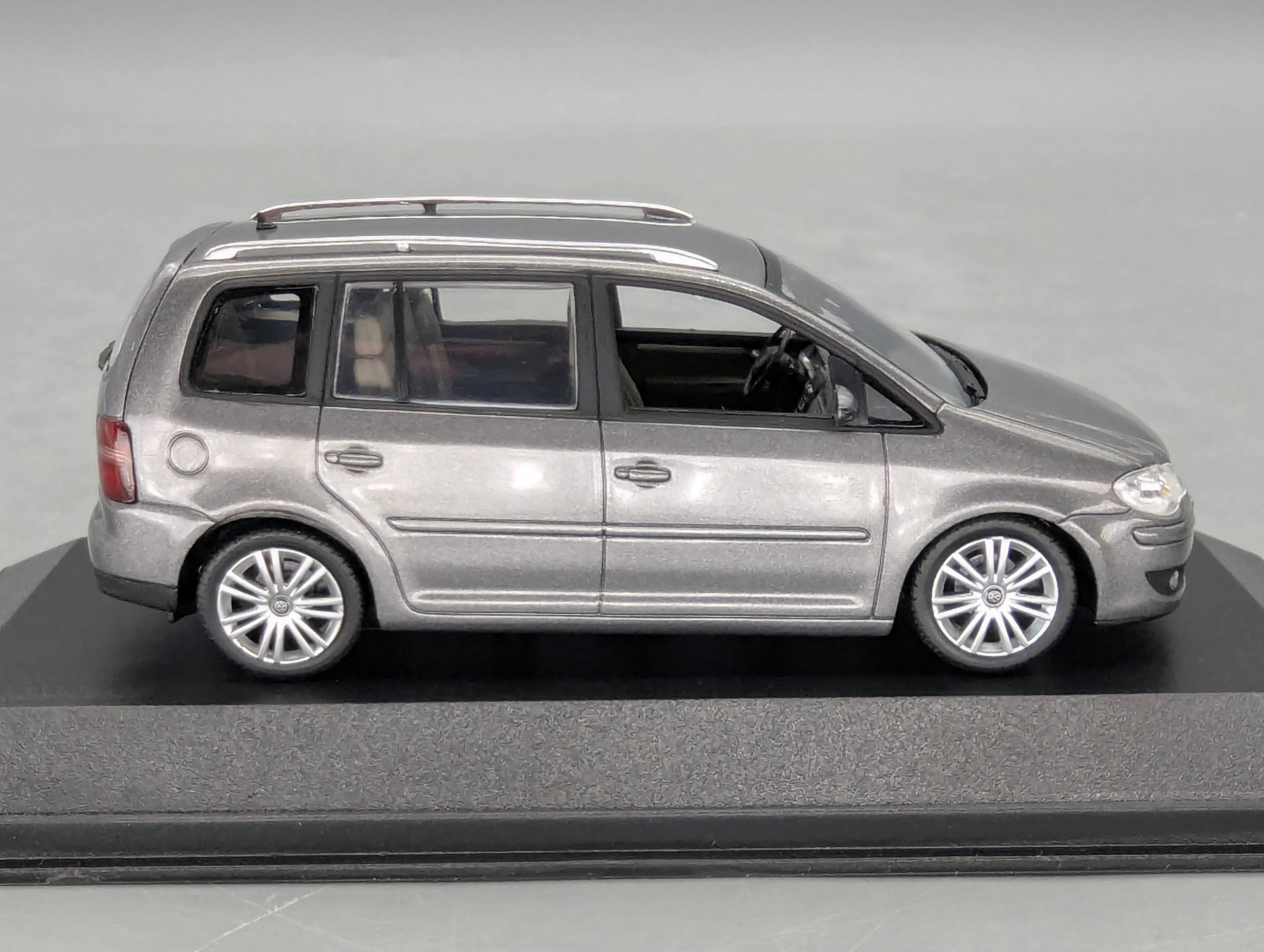 Model Cars 1:43 Minichamps Mercedes Benz SL65 AMG Black Series Silver with original packaging