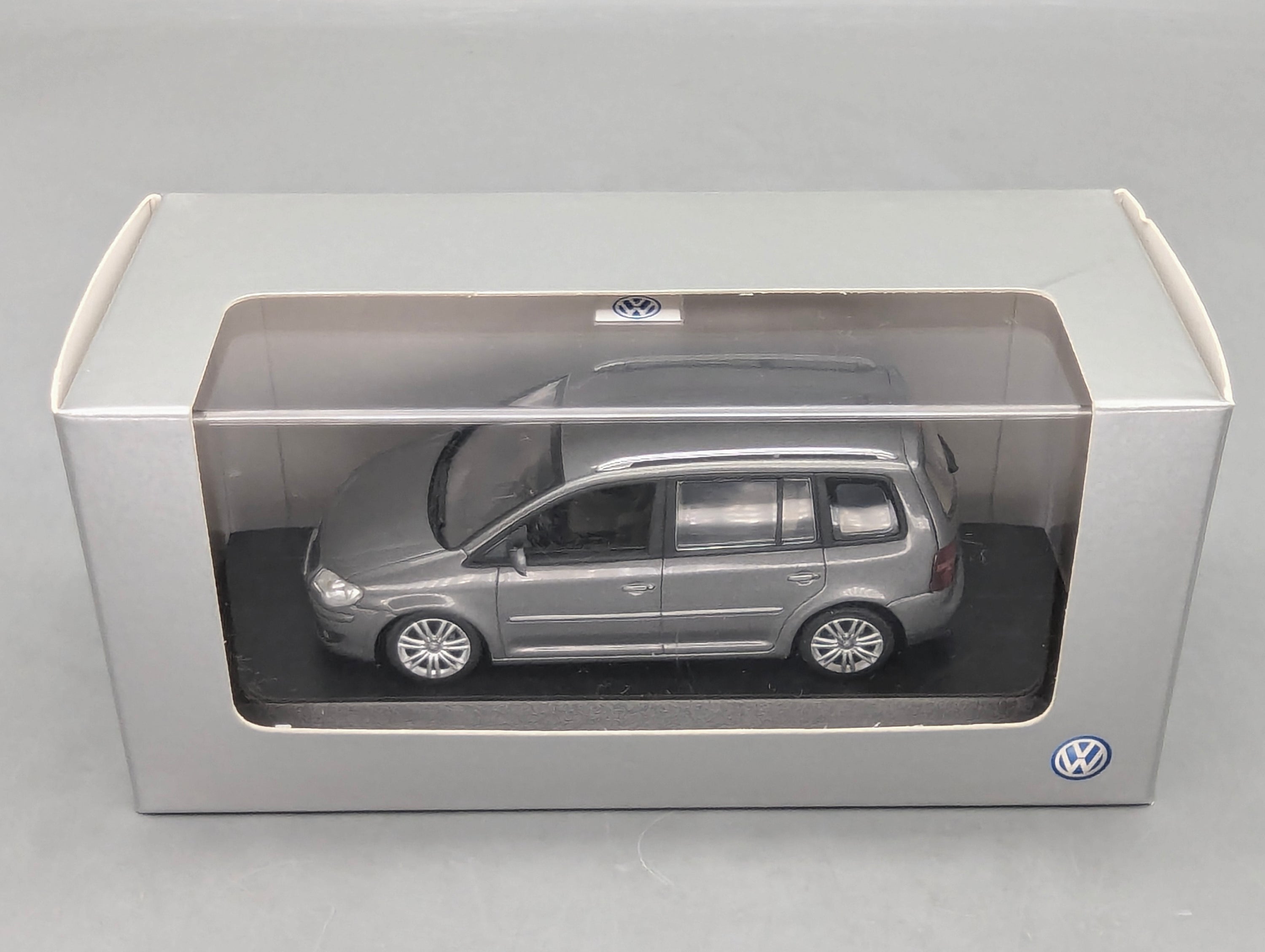 Model Cars 1:43 Minichamps Mercedes Benz SL65 AMG Black Series Silver with original packaging
