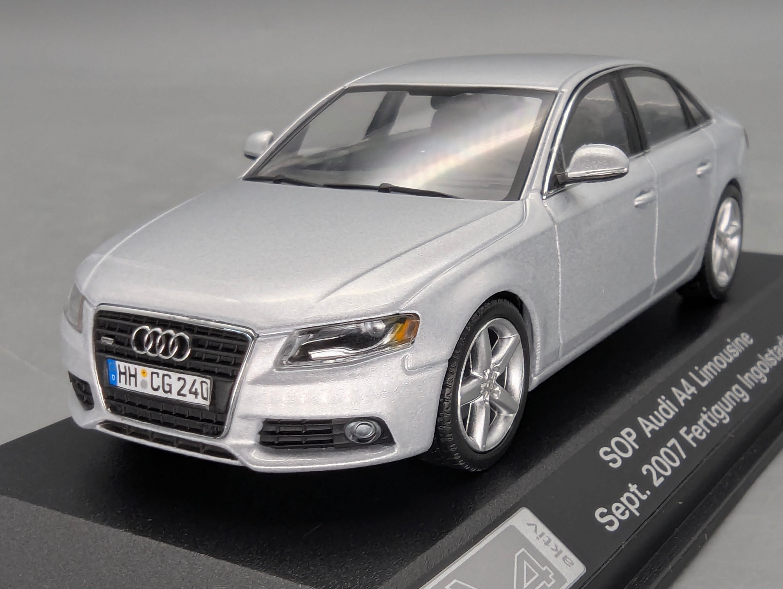 Model Cars 1:43 Minichamps Mercedes Benz SL65 AMG Black Series Silver with original packaging