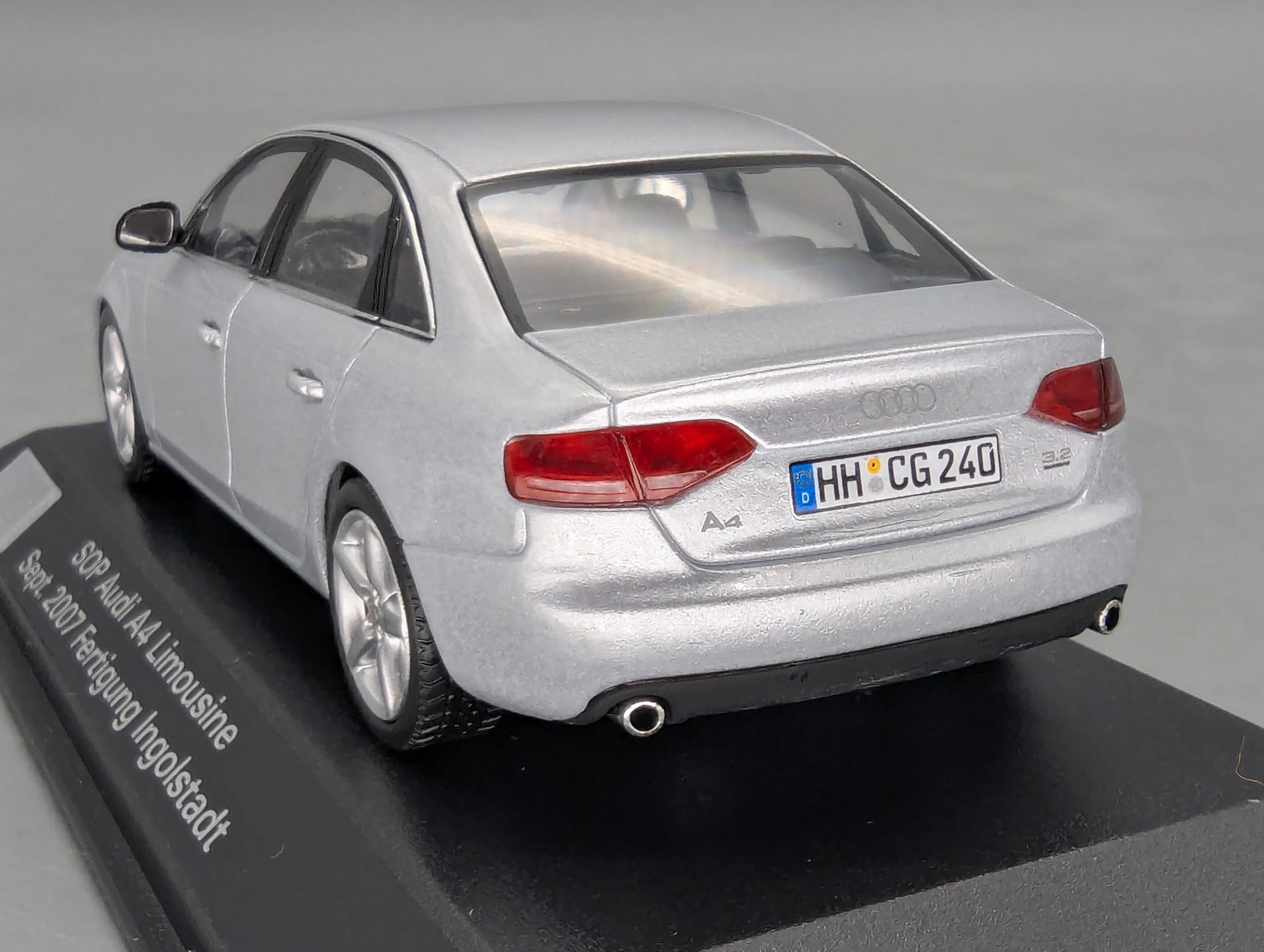 Model Cars 1:43 Minichamps Mercedes Benz SL65 AMG Black Series Silver with original packaging