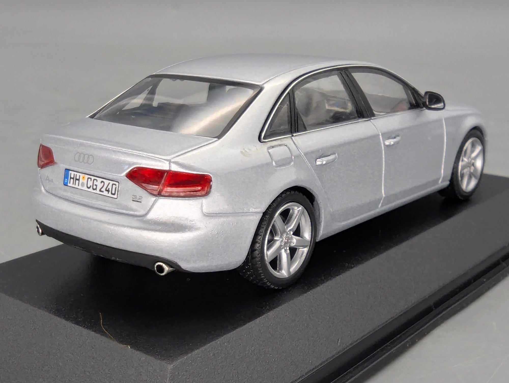 Model Cars 1:43 Minichamps Mercedes Benz SL65 AMG Black Series Silver with original packaging