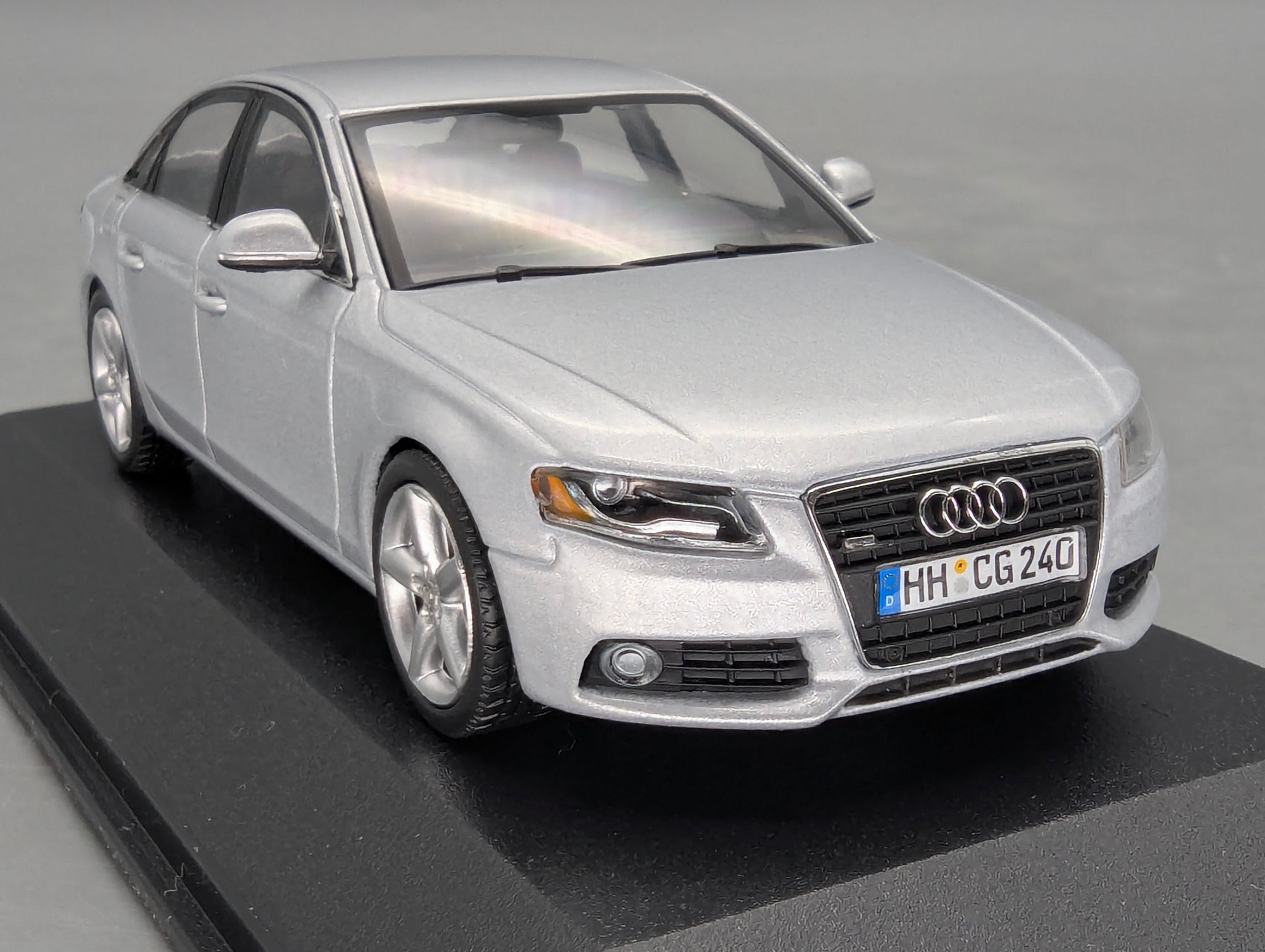 Model Cars 1:43 Minichamps Mercedes Benz SL65 AMG Black Series Silver with original packaging
