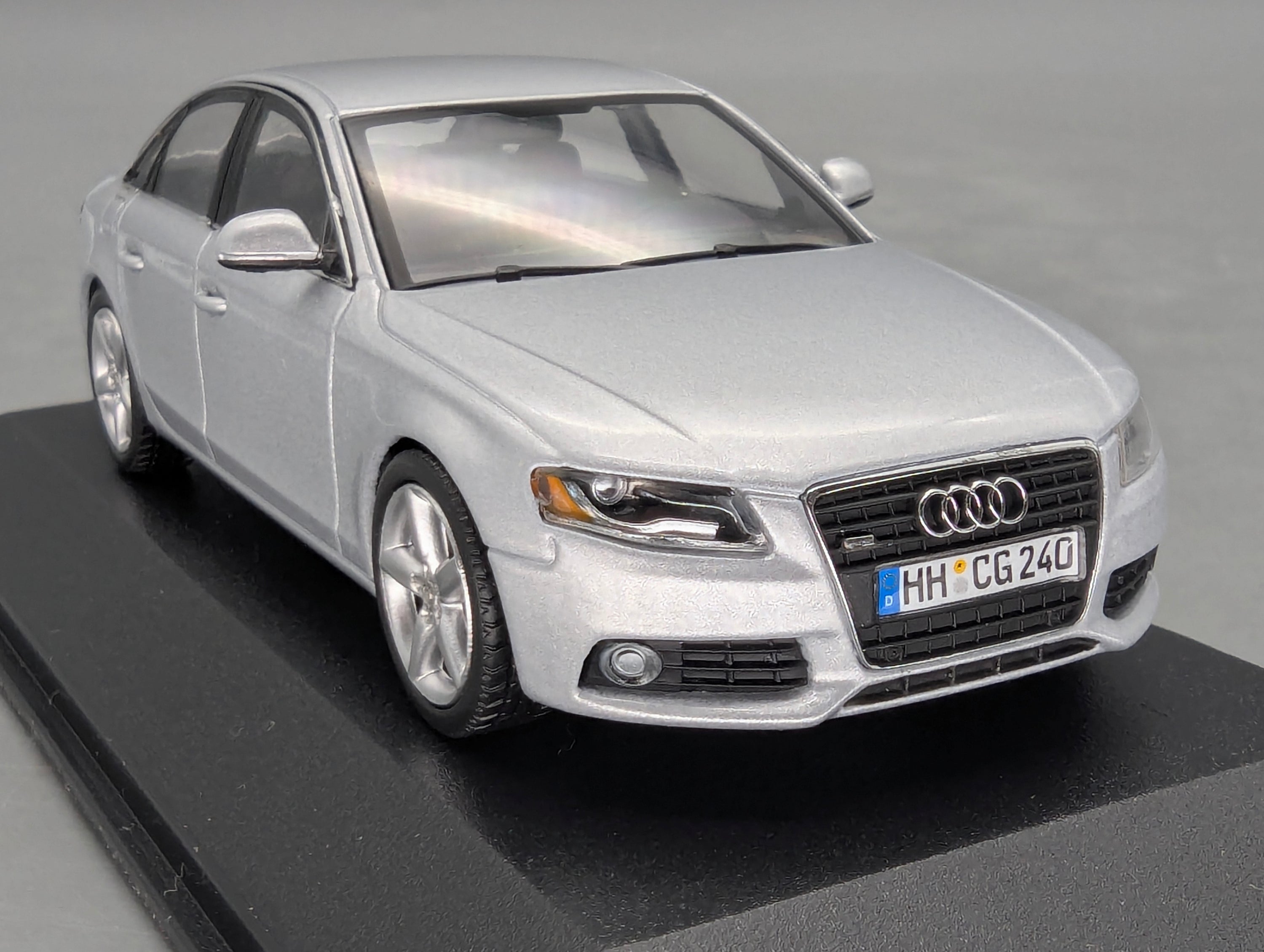 Model Cars 1:43 Minichamps Mercedes Benz SL65 AMG Black Series Silver with original packaging