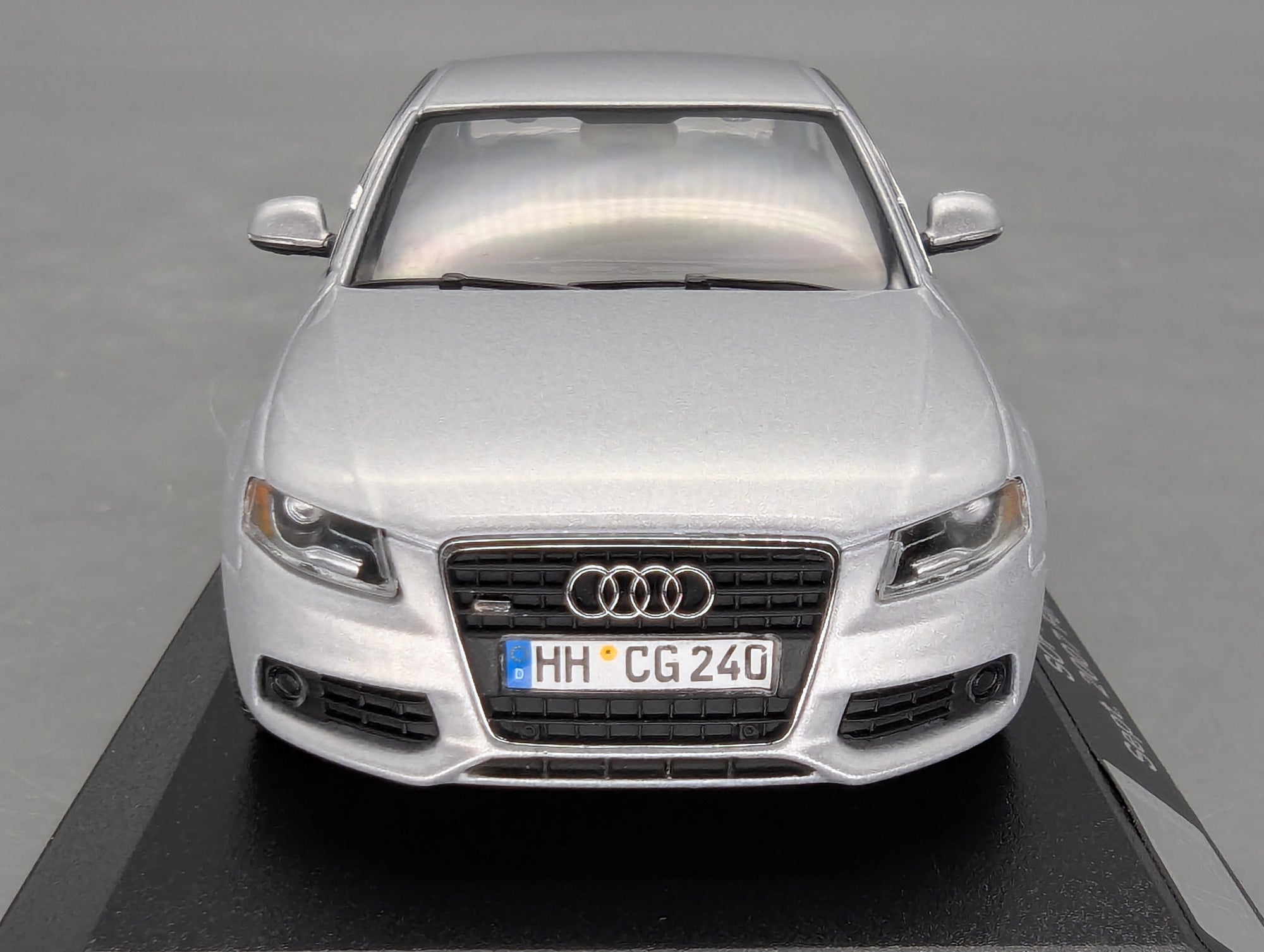 Model Cars 1:43 Minichamps Mercedes Benz SL65 AMG Black Series Silver with original packaging
