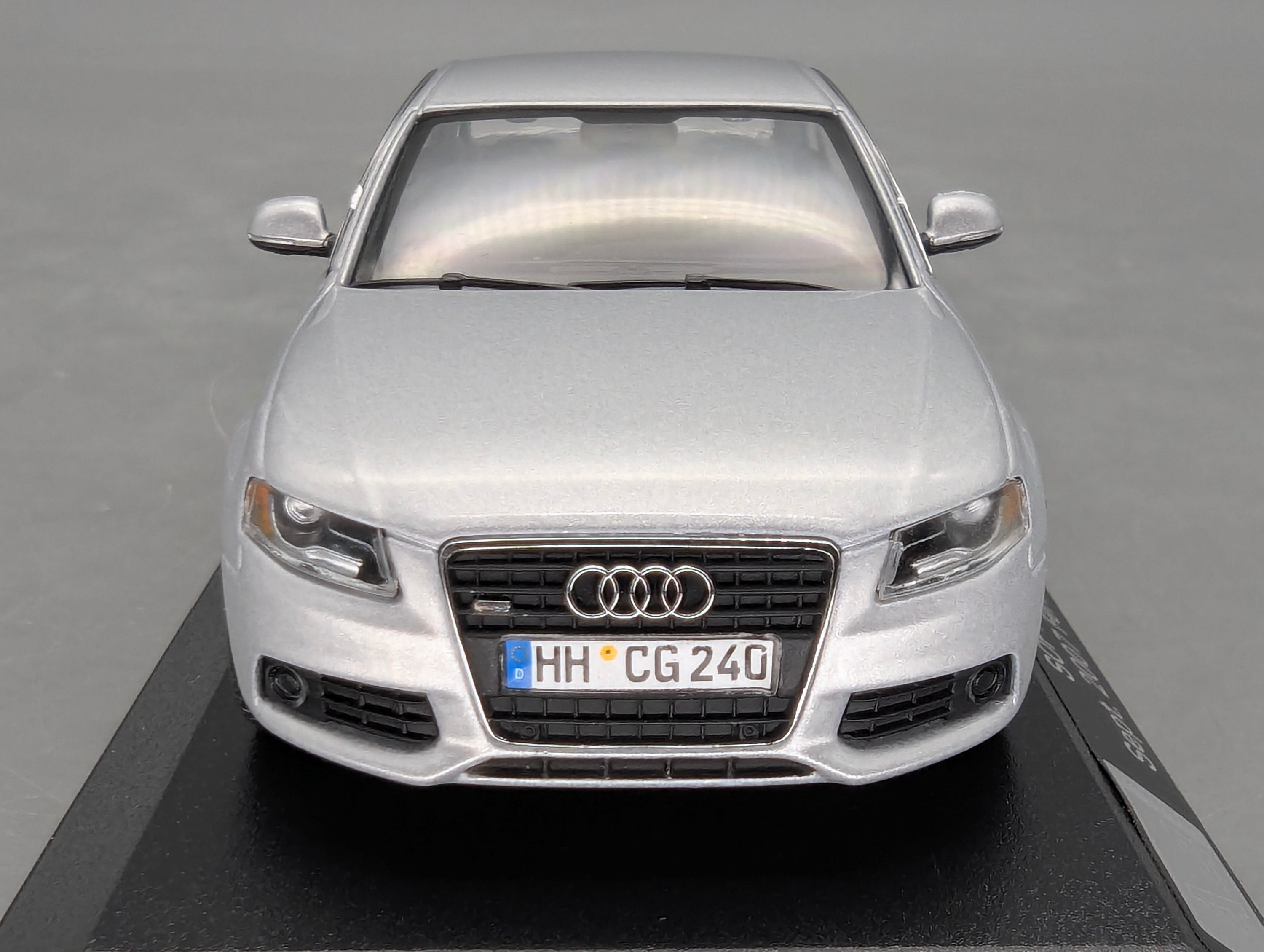 Model Cars 1:43 Minichamps Mercedes Benz SL65 AMG Black Series Silver with original packaging