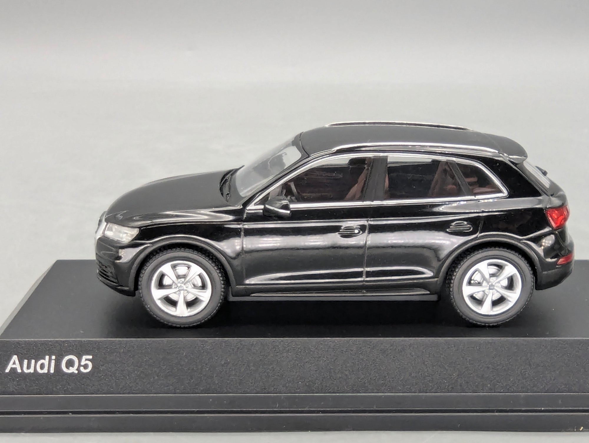 Coches en miniatura 1:43 Minichamps Mercedes Benz SL65 AMG Black Series Plata con embalaje original
