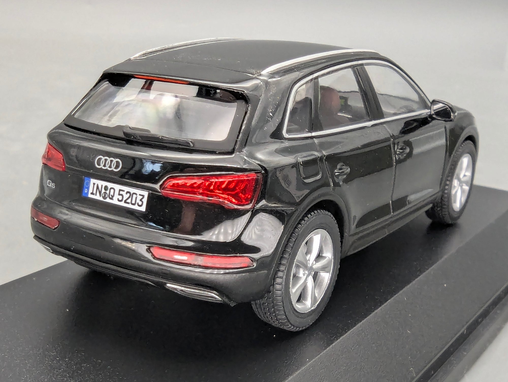 Coches en miniatura 1:43 Minichamps Mercedes Benz SL65 AMG Black Series Plata con embalaje original
