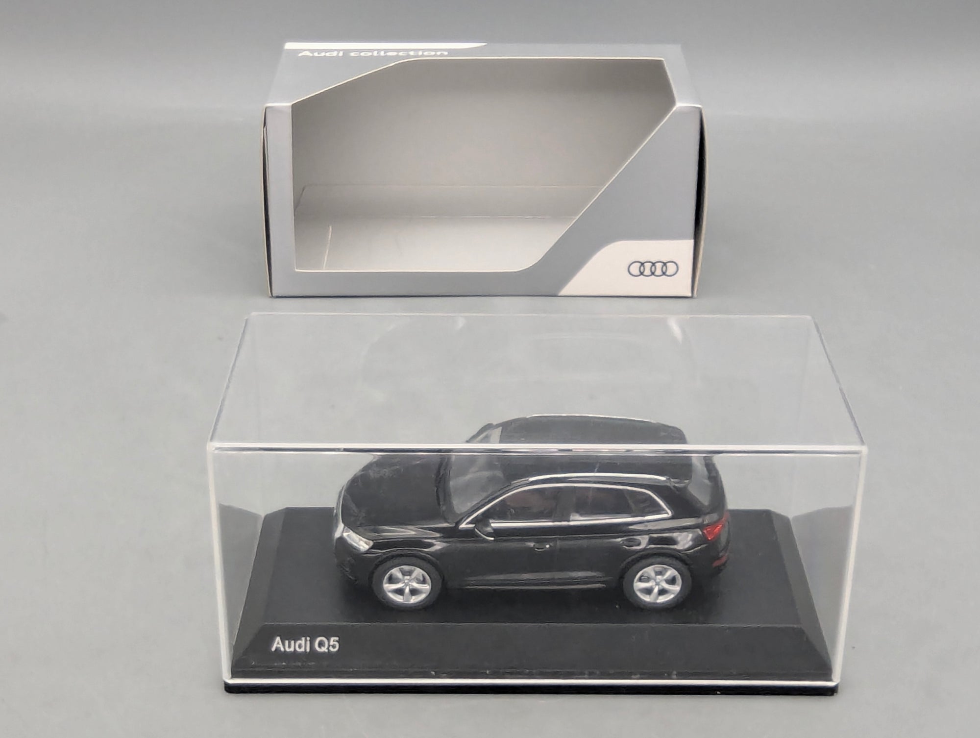 Coches en miniatura 1:43 Minichamps Mercedes Benz SL65 AMG Black Series Plata con embalaje original