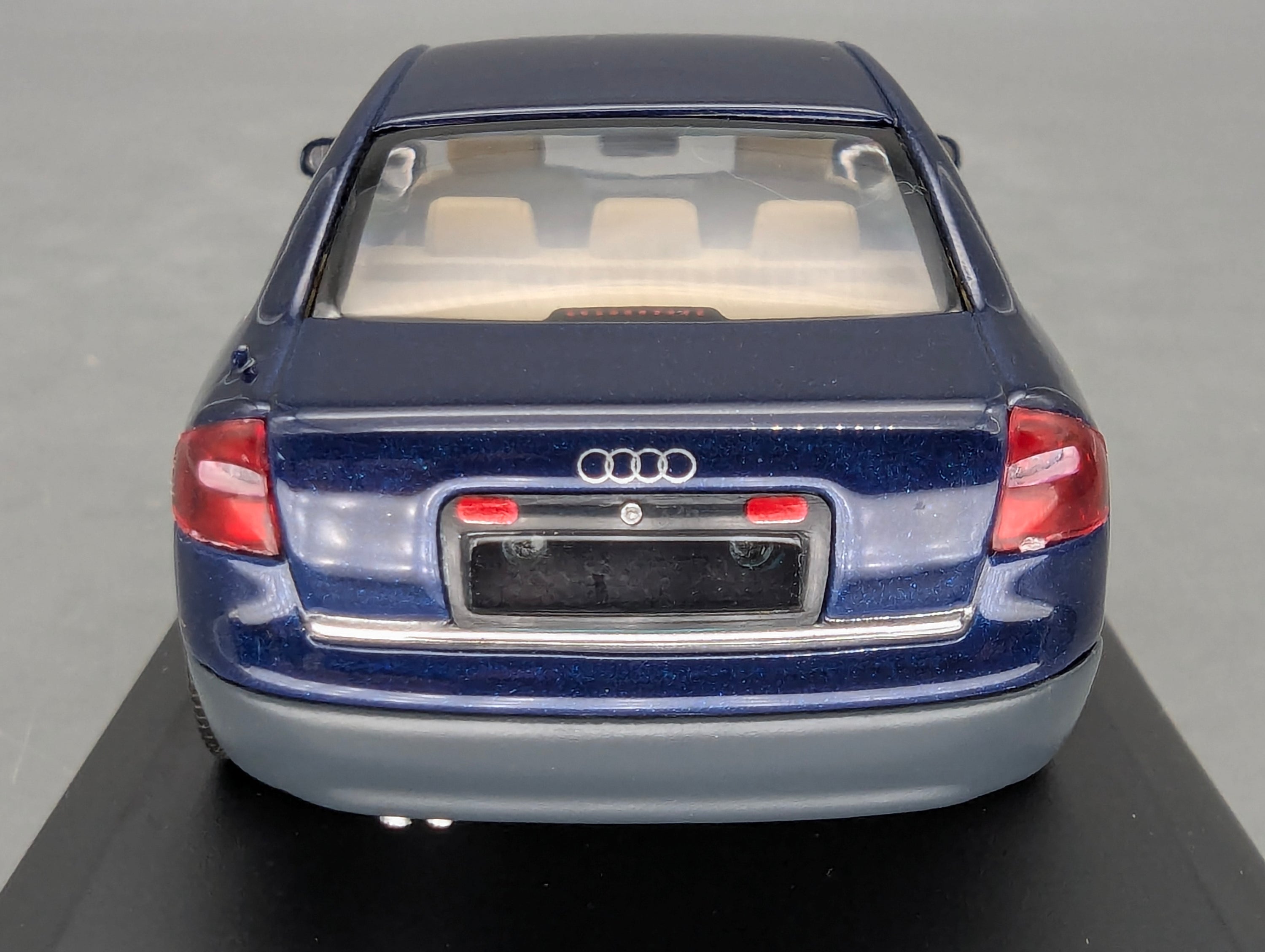 Model Cars 1:43 Minichamps Mercedes Benz SL65 AMG Black Series Silver with original packaging