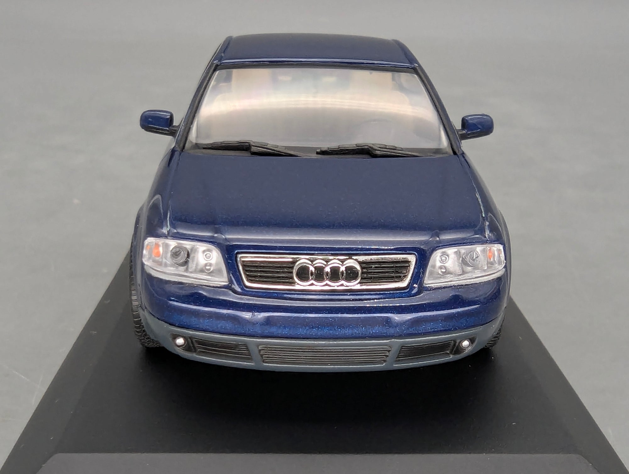 Model Cars 1:43 Minichamps Mercedes Benz SL65 AMG Black Series Silver with original packaging