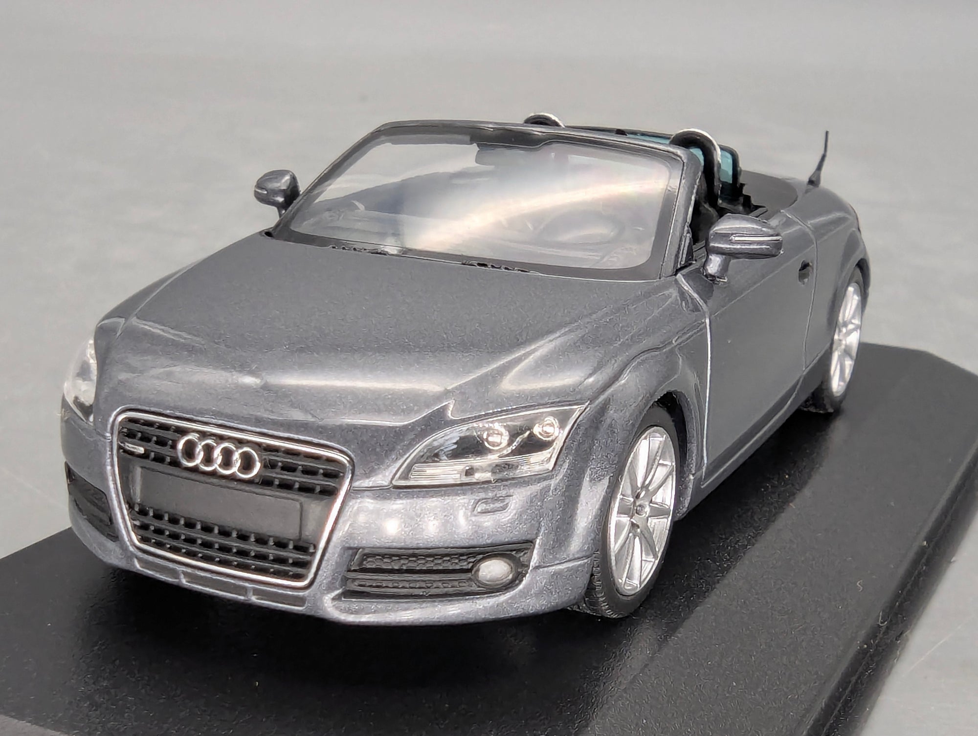 Model Cars 1:43 Minichamps Mercedes Benz SL65 AMG Black Series Silver with original packaging