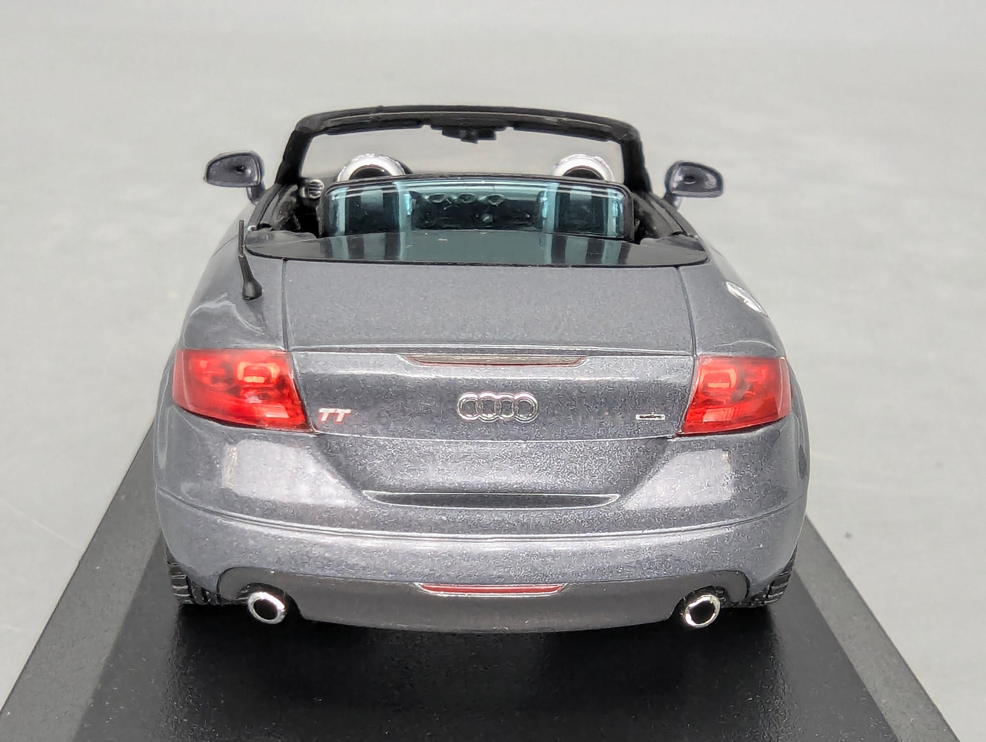 Model Cars 1:43 Minichamps Mercedes Benz SL65 AMG Black Series Silver with original packaging