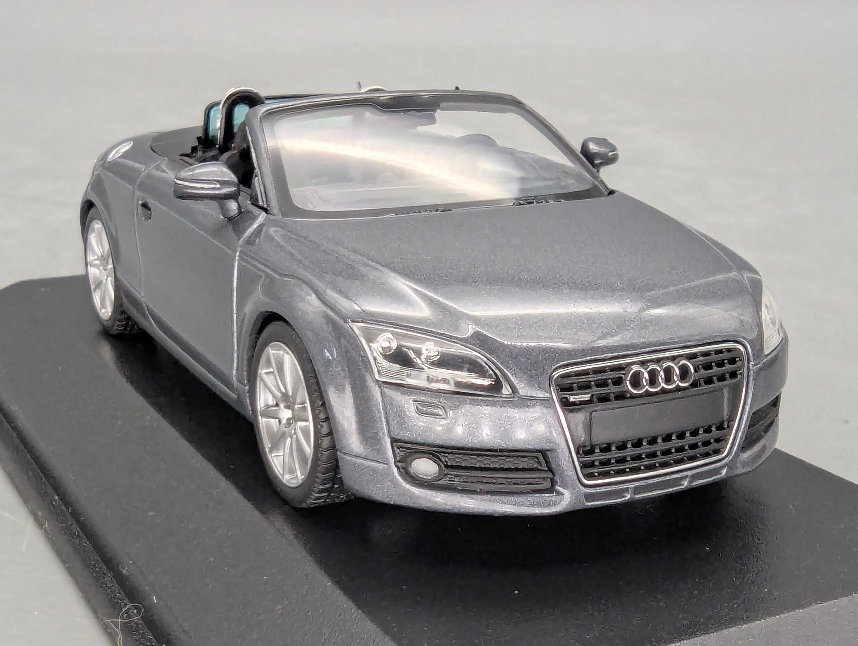 Model Cars 1:43 Minichamps Mercedes Benz SL65 AMG Black Series Silver with original packaging