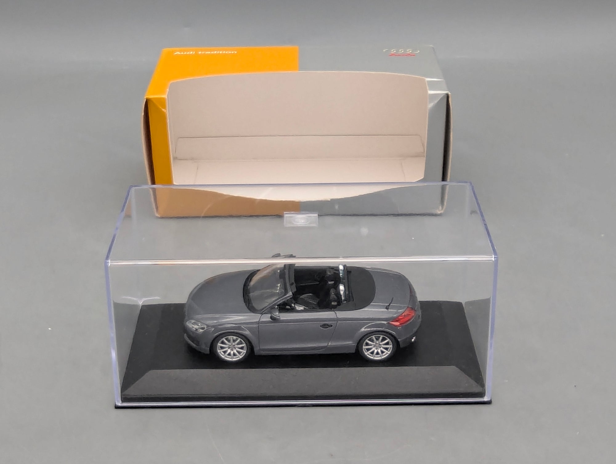 Model Cars 1:43 Minichamps Mercedes Benz SL65 AMG Black Series Silver with original packaging