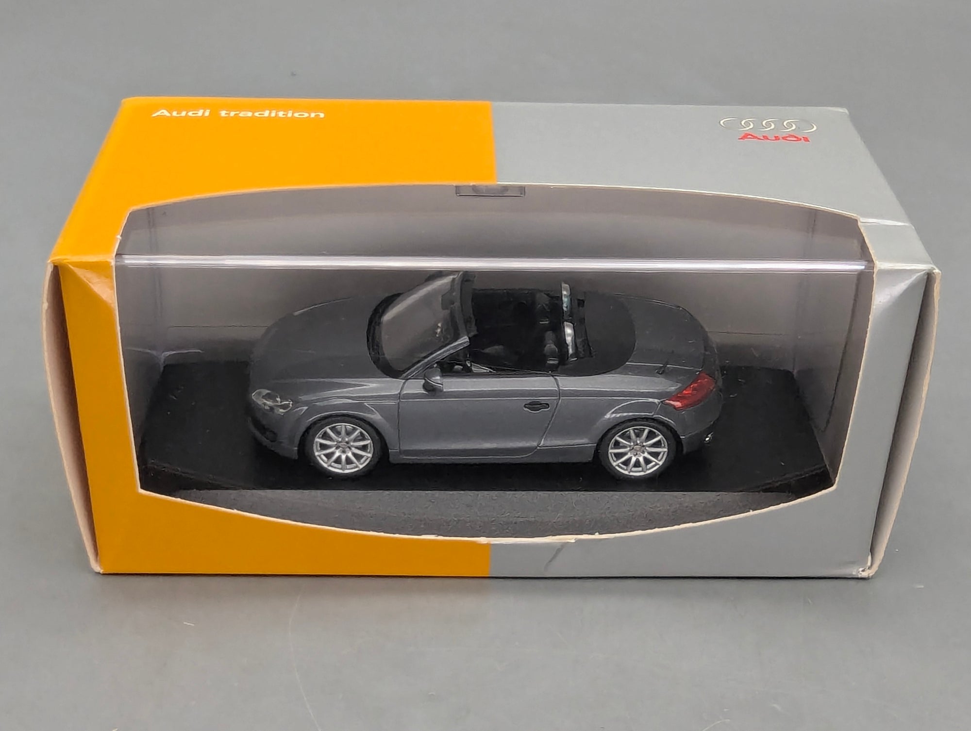 Model Cars 1:43 Minichamps Mercedes Benz SL65 AMG Black Series Silver with original packaging