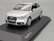 Modellautos 1:43 Minichamps Audi A1 Eissilber Metallic mit Dealer OVP