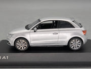 Modellautos 1:43 Minichamps Audi A1 Eissilber Metallic mit Dealer OVP