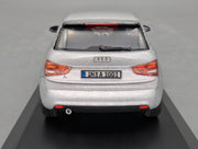 Modellautos 1:43 Minichamps Audi A1 Eissilber Metallic mit Dealer OVP