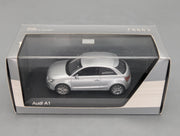 Modellautos 1:43 Minichamps Audi A1 Eissilber Metallic mit Dealer OVP