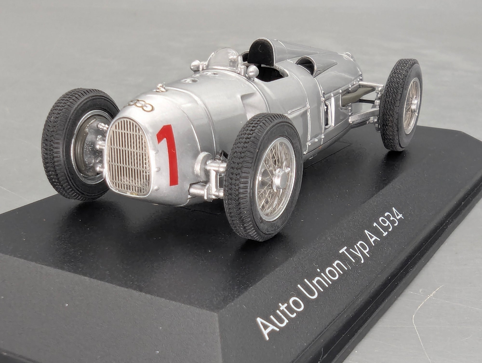 Modellautos 1:43 Minichamps Audi Auto Union Typ A 1934 Silber mit Dealer OVP