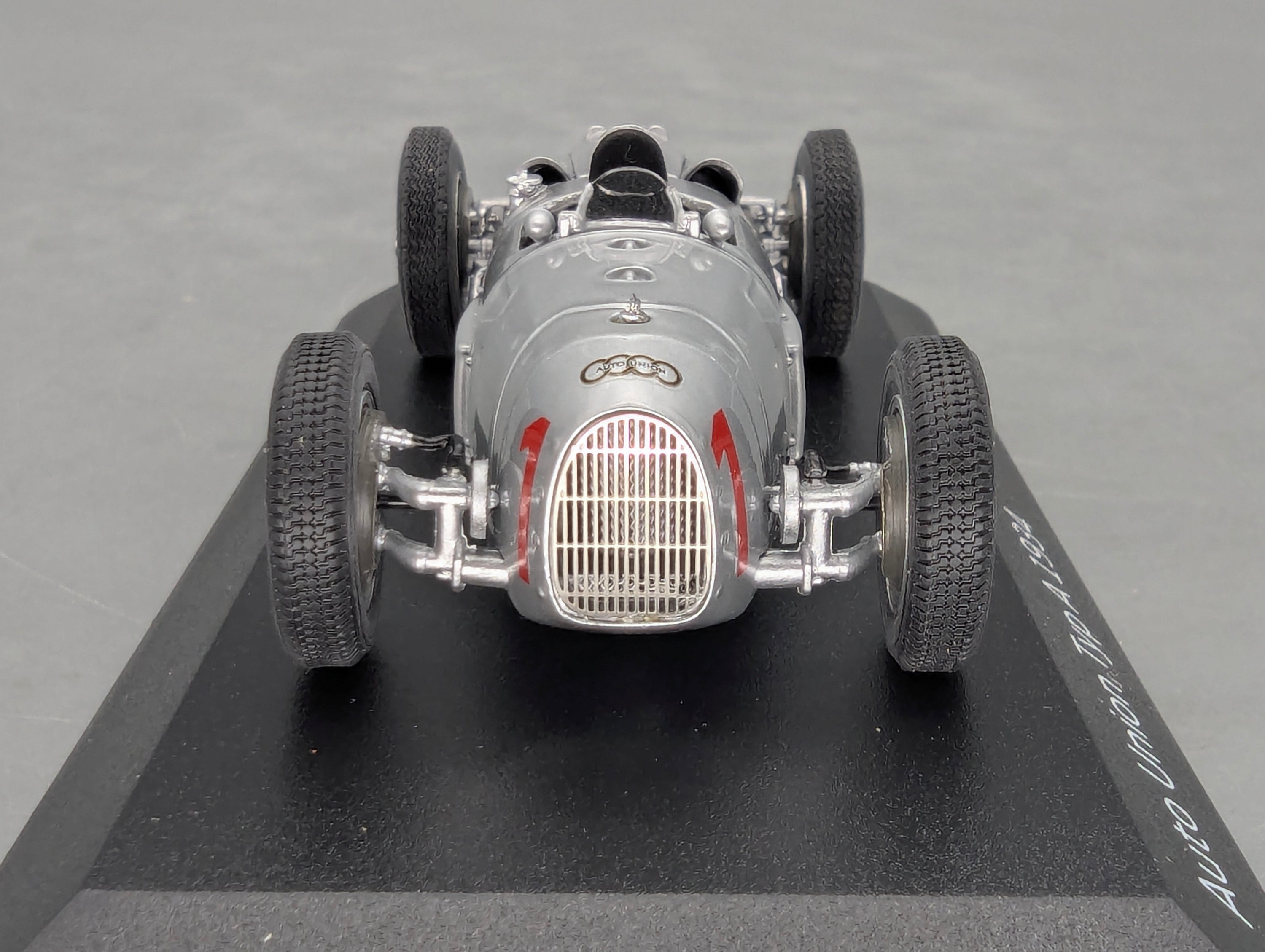 Modellautos 1:43 Minichamps Audi Auto Union Typ A 1934 Silber mit Dealer OVP