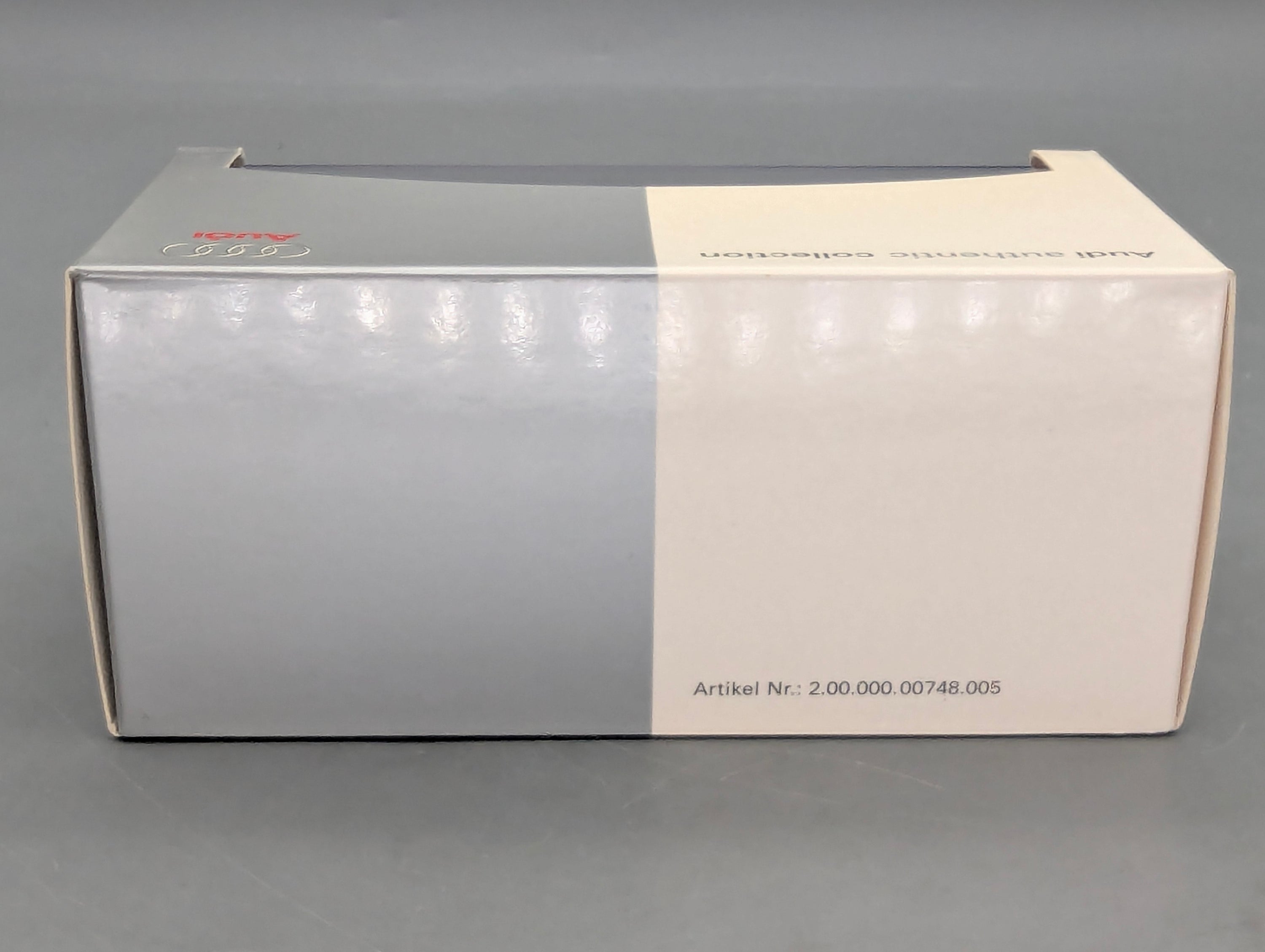 Model Cars 1:43 Minichamps Mercedes Benz SL65 AMG Black Series Silver with original packaging