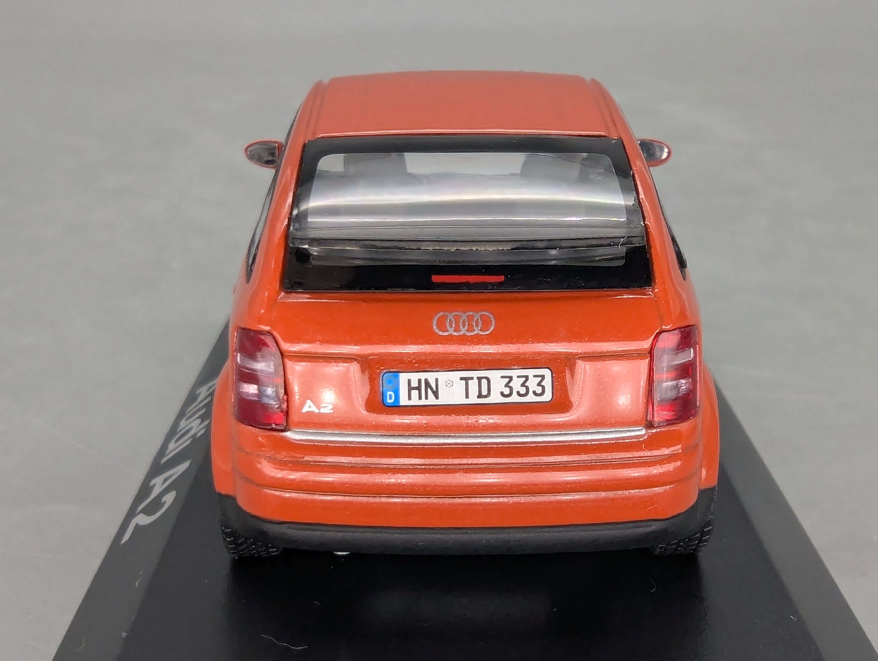 Modellautos 1:43 Minichamps Audi A2 Jaipurrot mit Dealer OVP