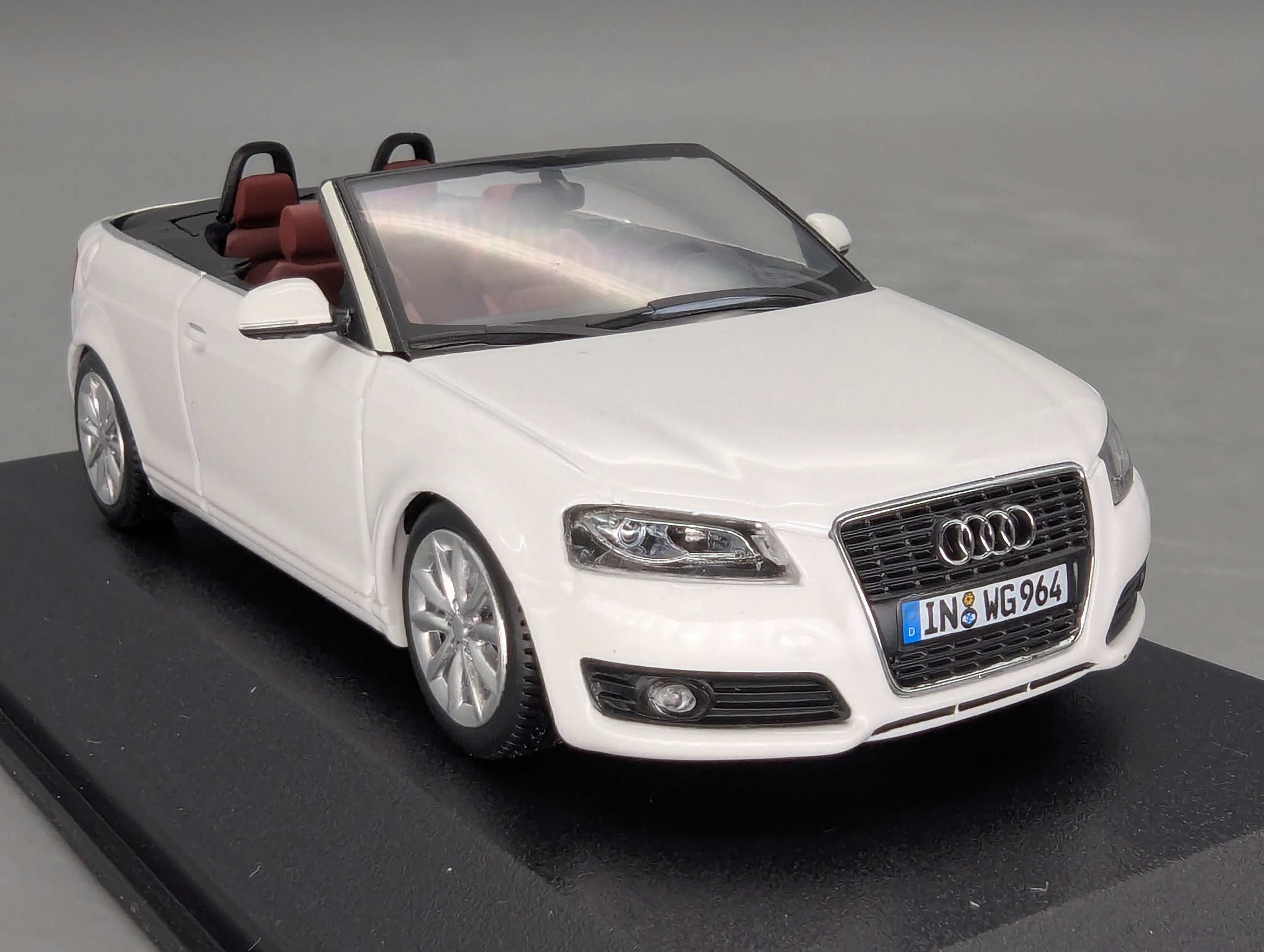 Modellautos 1:43 Minichamps Audi A3 Cabriolet 2007 Weiiß mit Dealer OVP