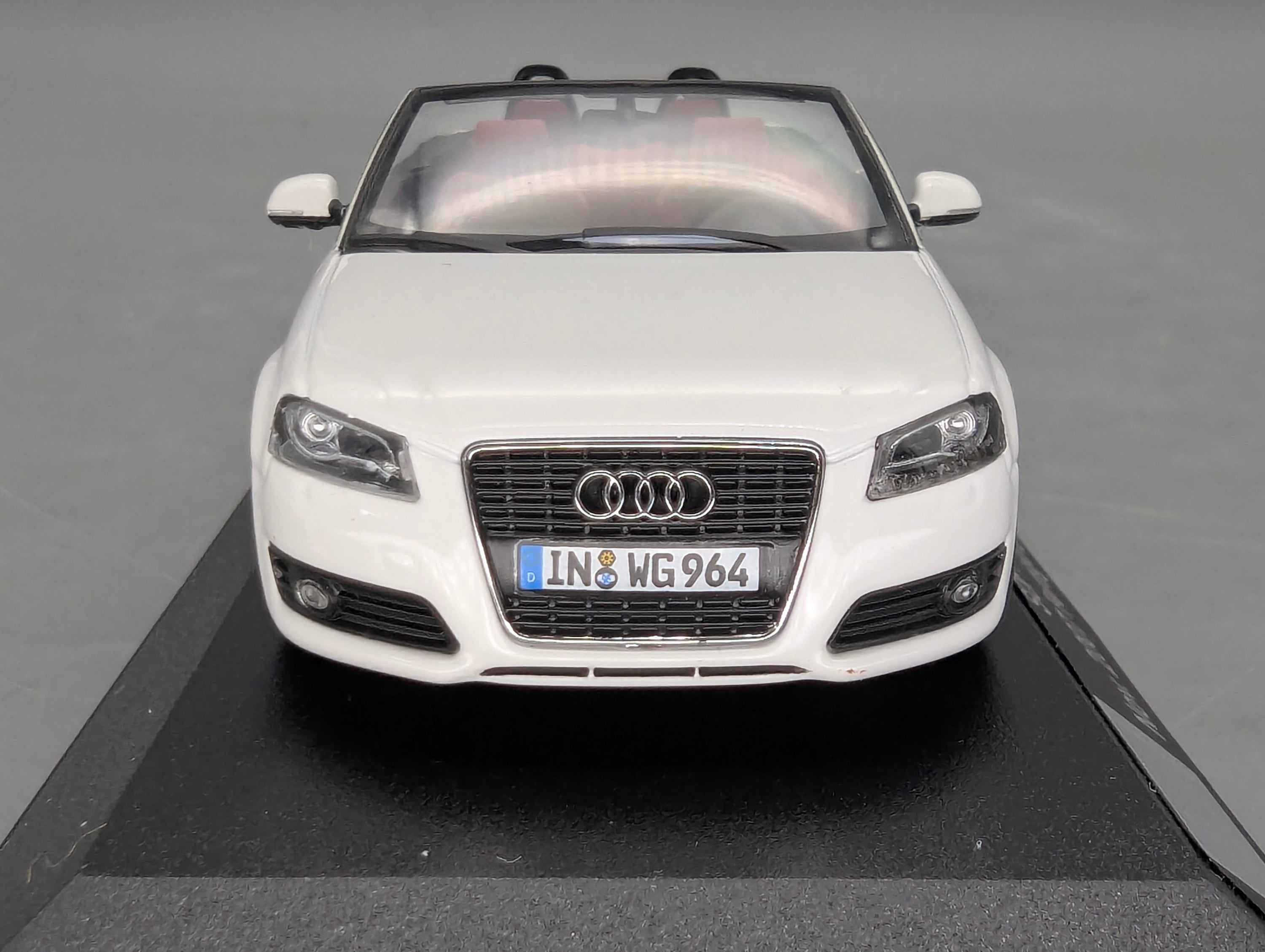 Modellautos 1:43 Minichamps Audi A3 Cabriolet 2007 Weiiß mit Dealer OVP