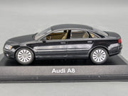 Modellautos 1:43 Minichamps Audi A8 Phantomschwarz Schwarz mit Dealer OVP