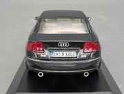 Modellautos 1:43 Minichamps Audi A8 Phantomschwarz Schwarz mit Dealer OVP