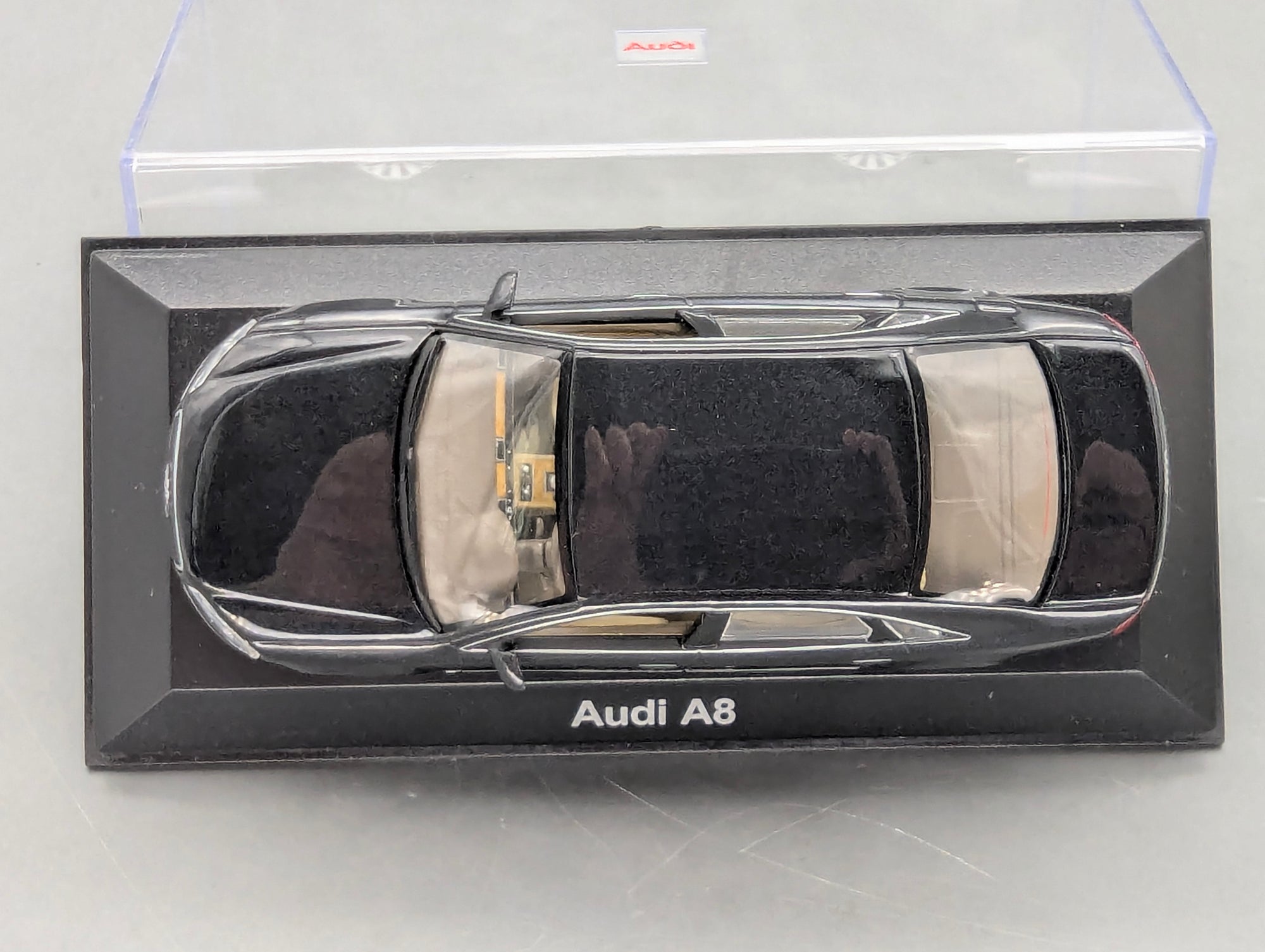 Modellautos 1:43 Minichamps Audi A8 Phantomschwarz Schwarz mit Dealer OVP