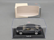 Modellautos 1:43 Minichamps Audi A8 Phantomschwarz Schwarz mit Dealer OVP