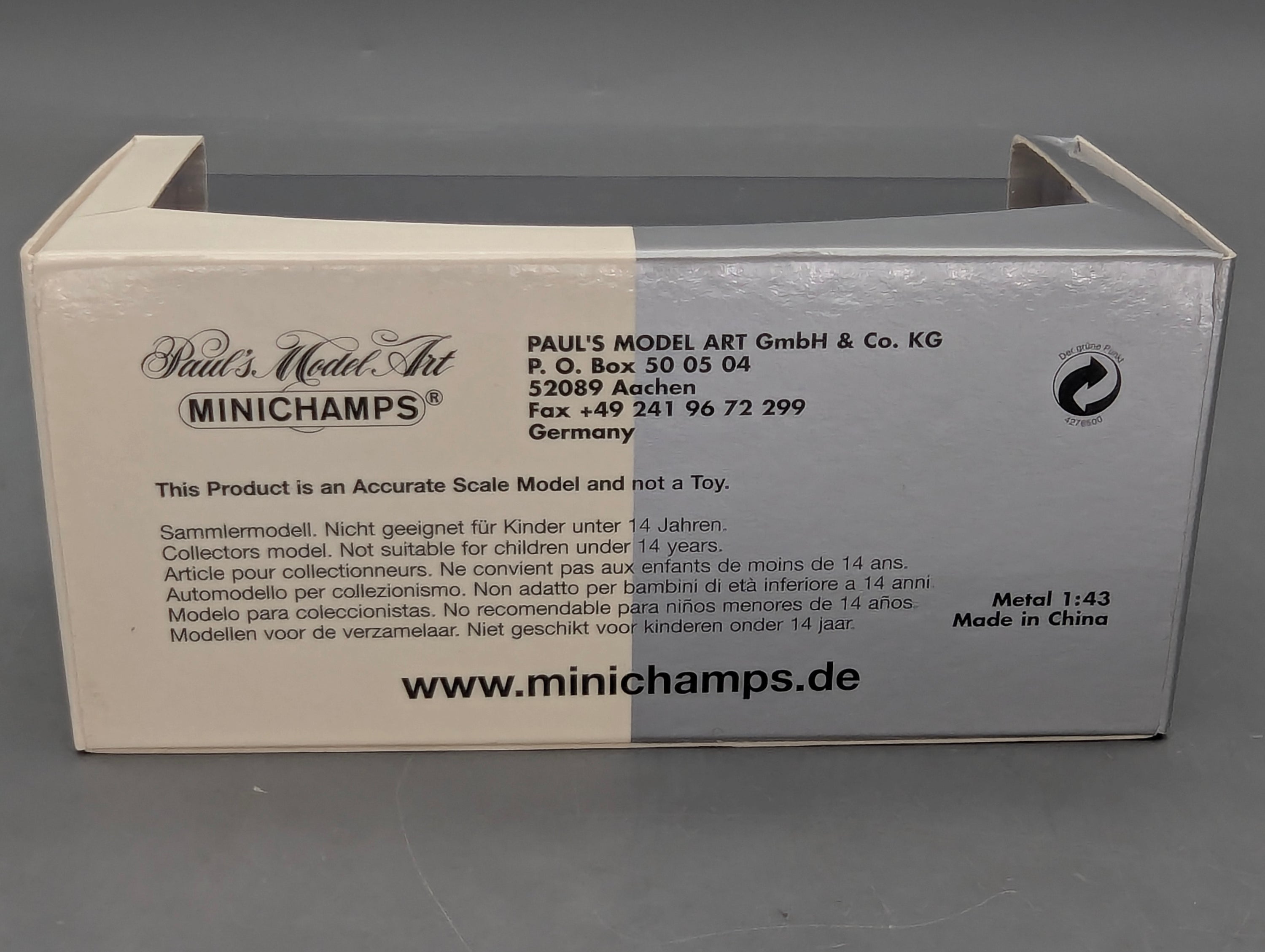 Modellautos 1:43 Minichamps Audi A8 Phantomschwarz Schwarz mit Dealer OVP