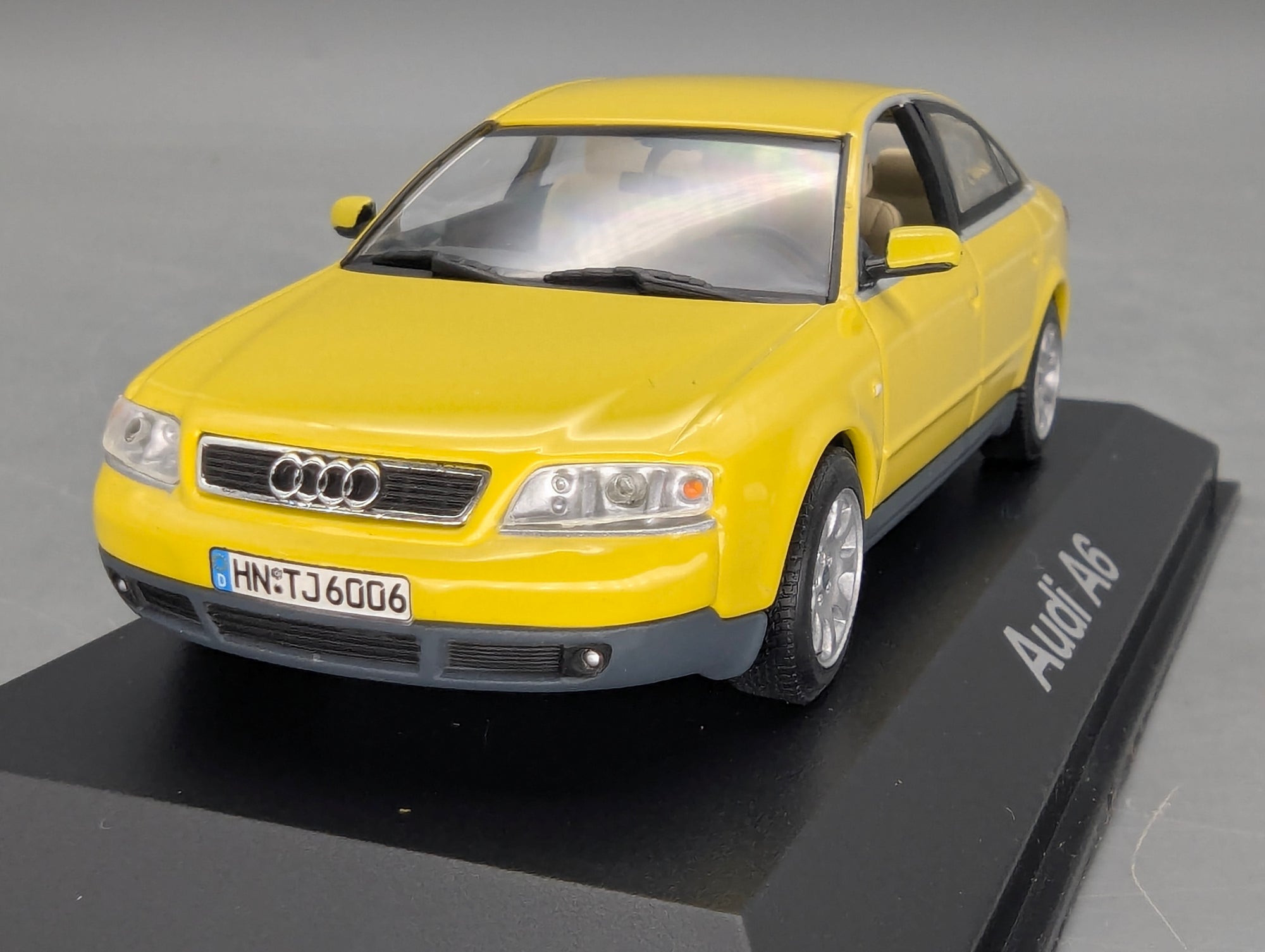 Model Cars 1:43 Minichamps Mercedes Benz SL65 AMG Black Series Silver with original packaging