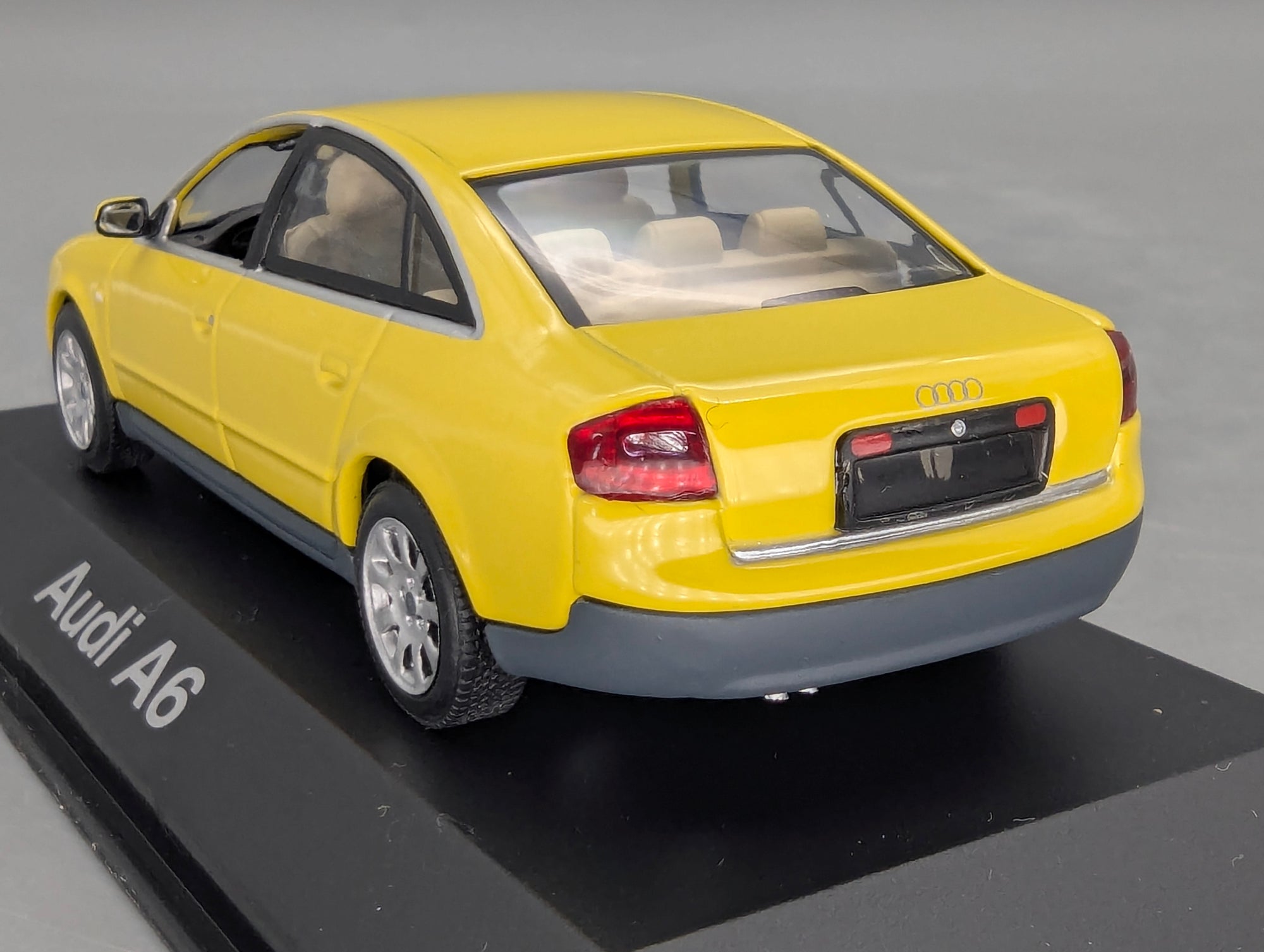 Model Cars 1:43 Minichamps Mercedes Benz SL65 AMG Black Series Silver with original packaging