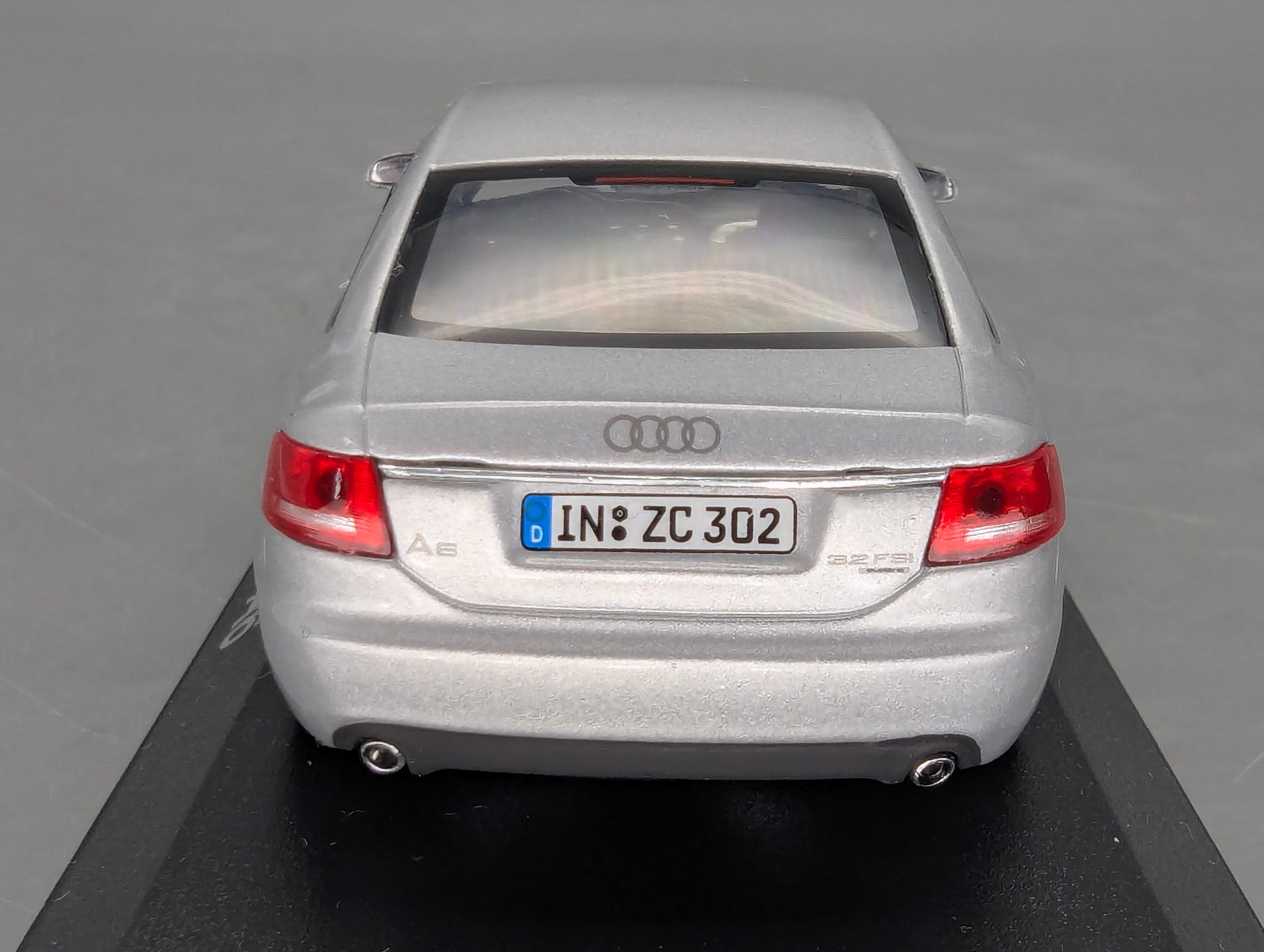 Modellautos 1:43 Minichamps Audi A6 Eissilber Metallic mit Dealer OVP